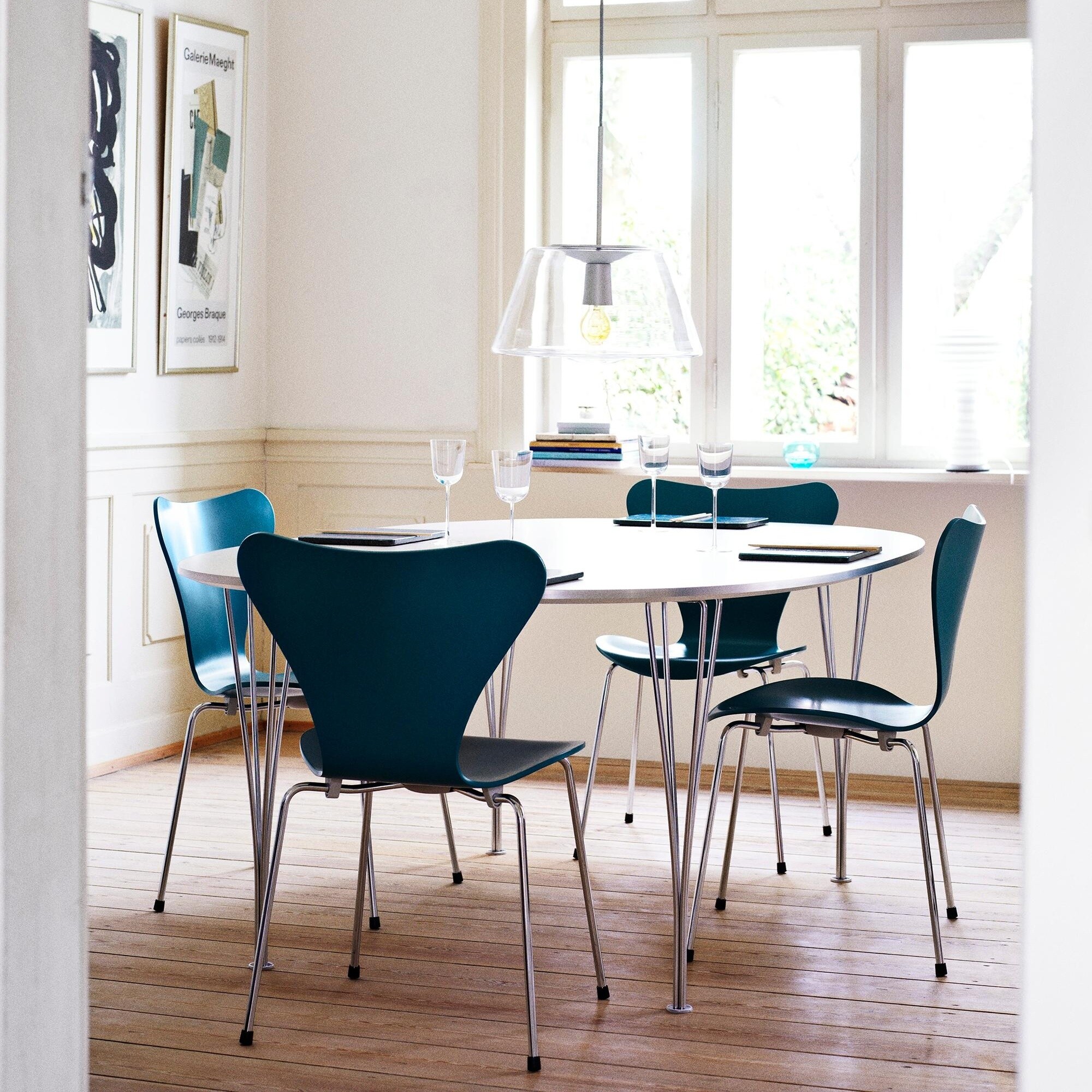 B611 Super-elliptic Table 135cm 135x90x72cm