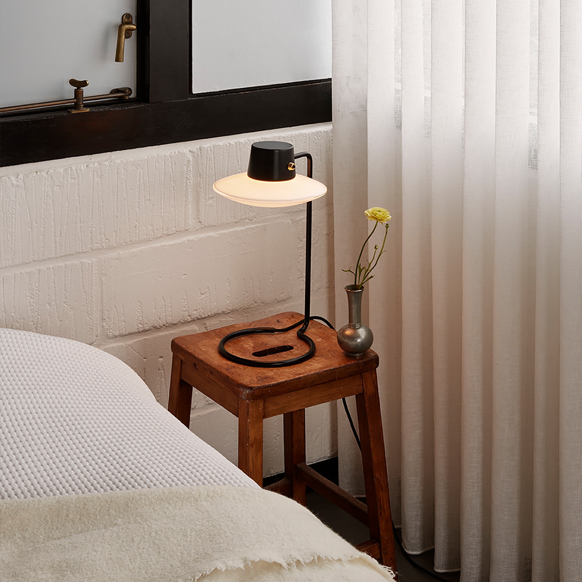 AJ Oxford Table Lamp H 41cm