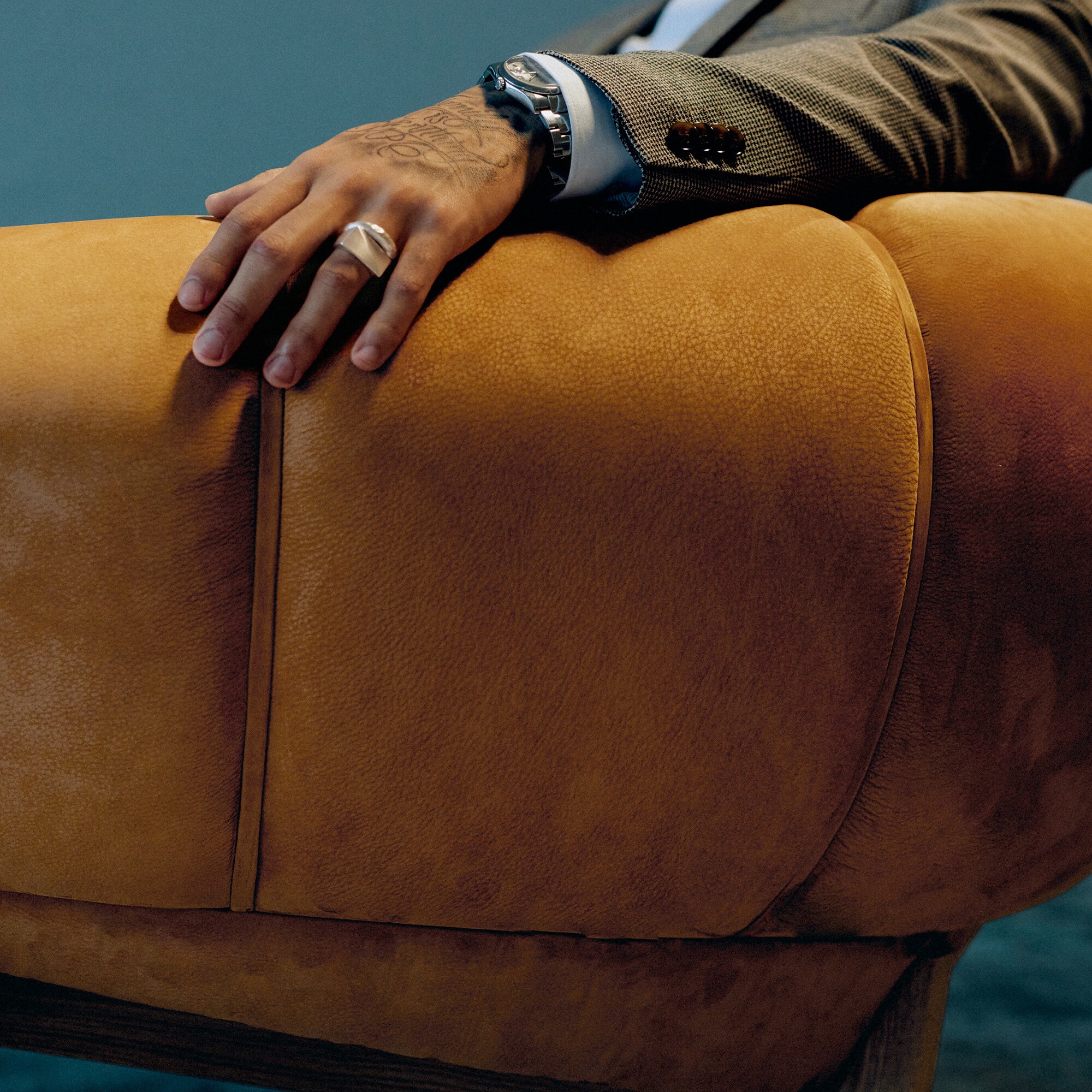 Croissant Lounge Chair Leather