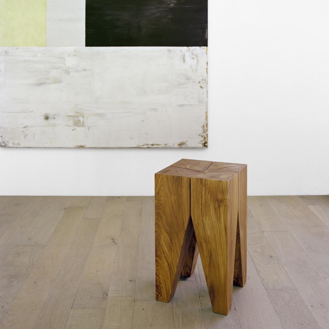 e15 ST04 Backenzahn Side Table