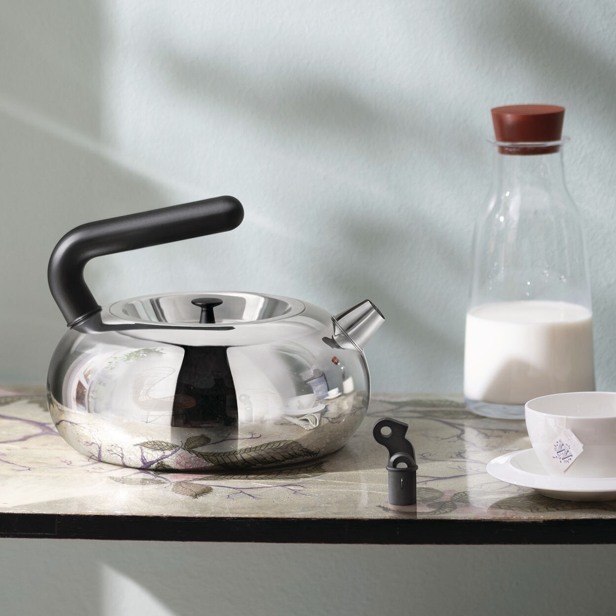 Alessi100 Bulbul Kettle with Magnetic Base