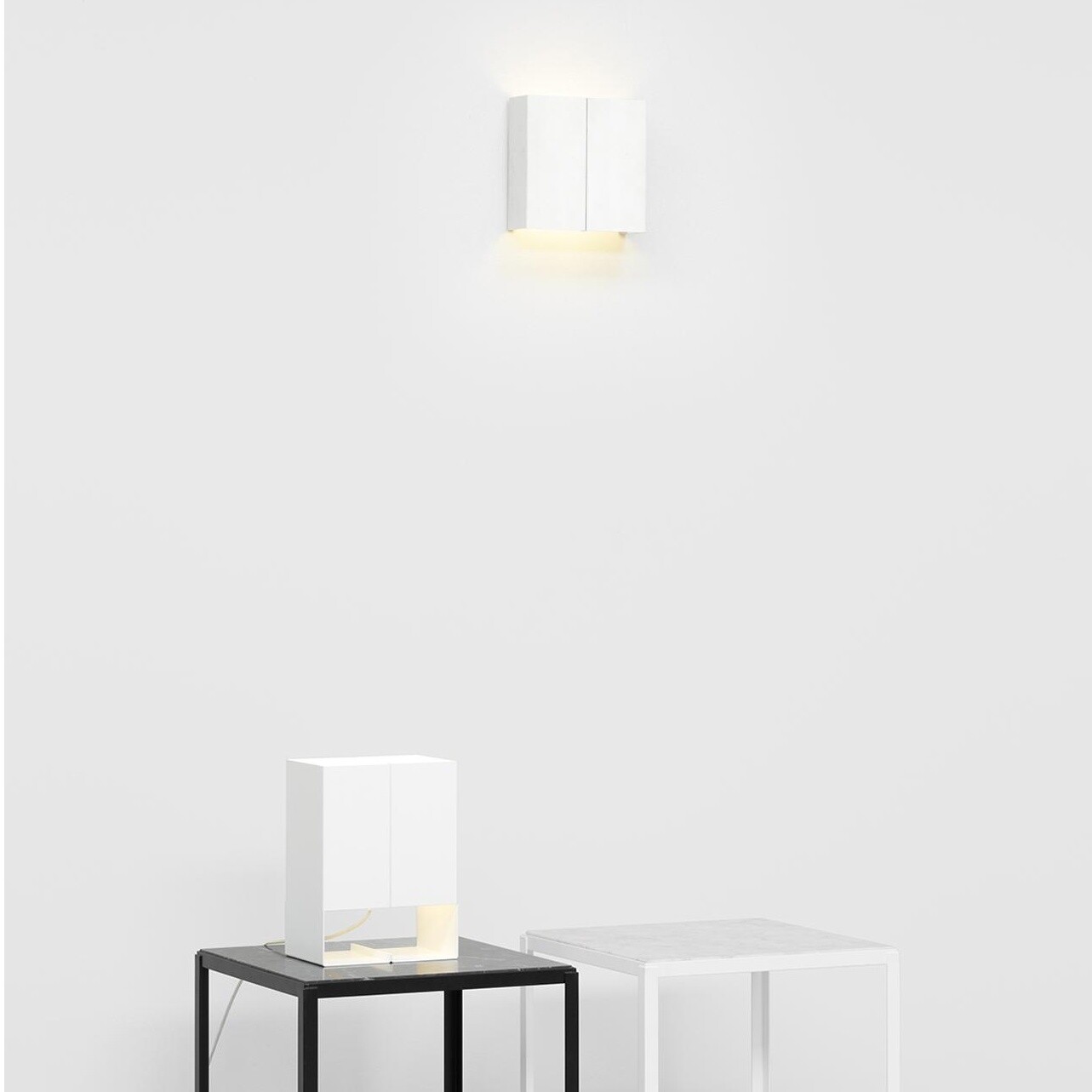 e15 LT03 Seam Three LED Wall lamp