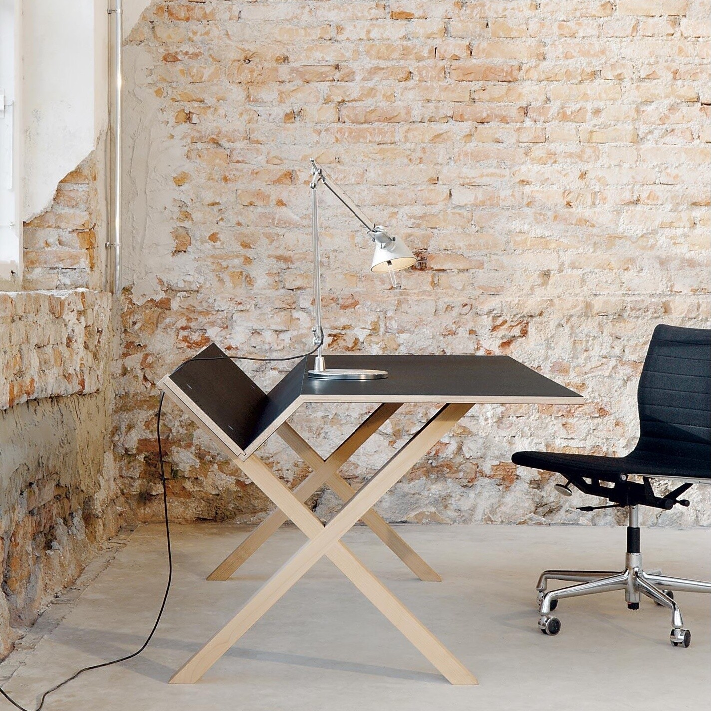 Moormann Kant Desk/Home Desk