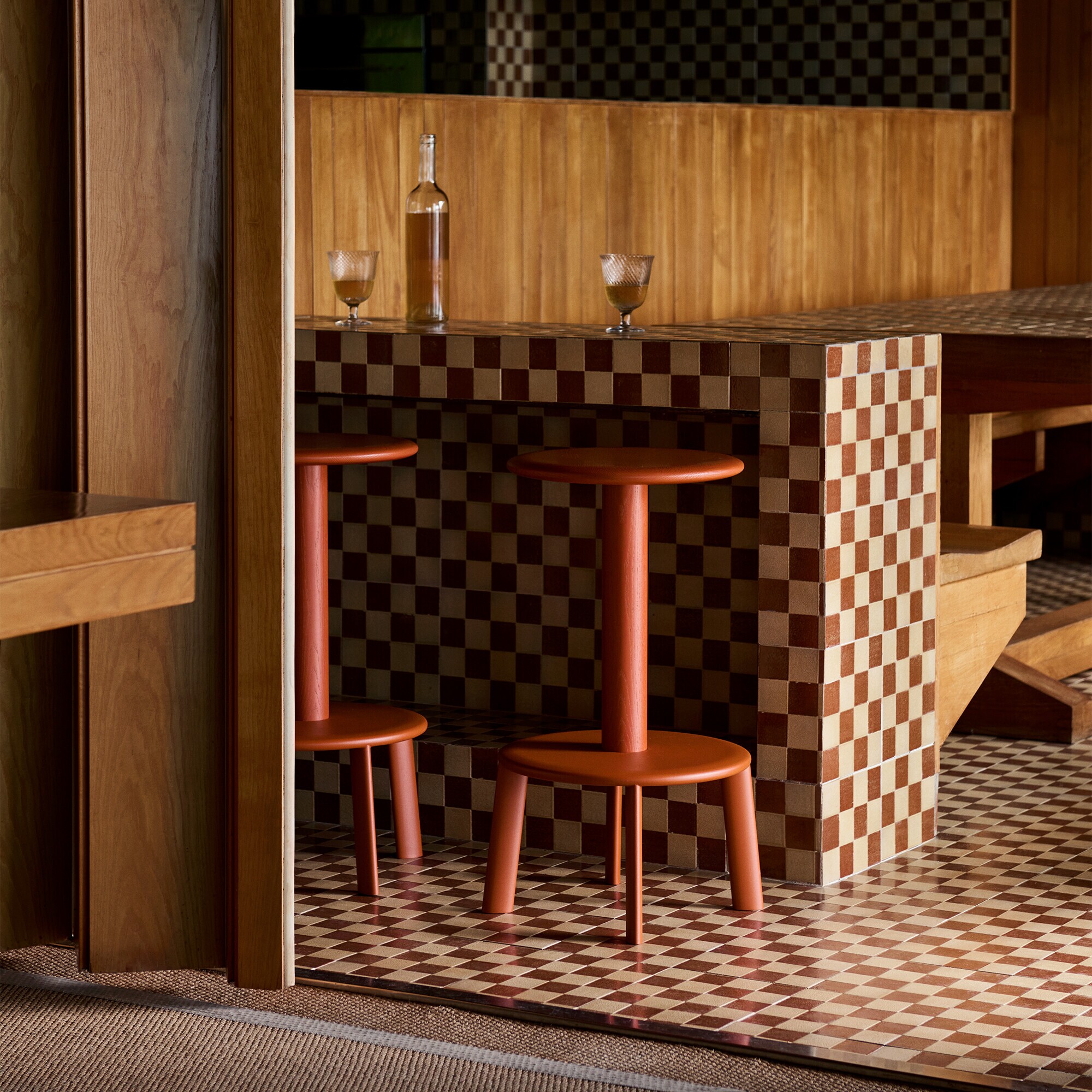 Massif AV40 Bar Stool