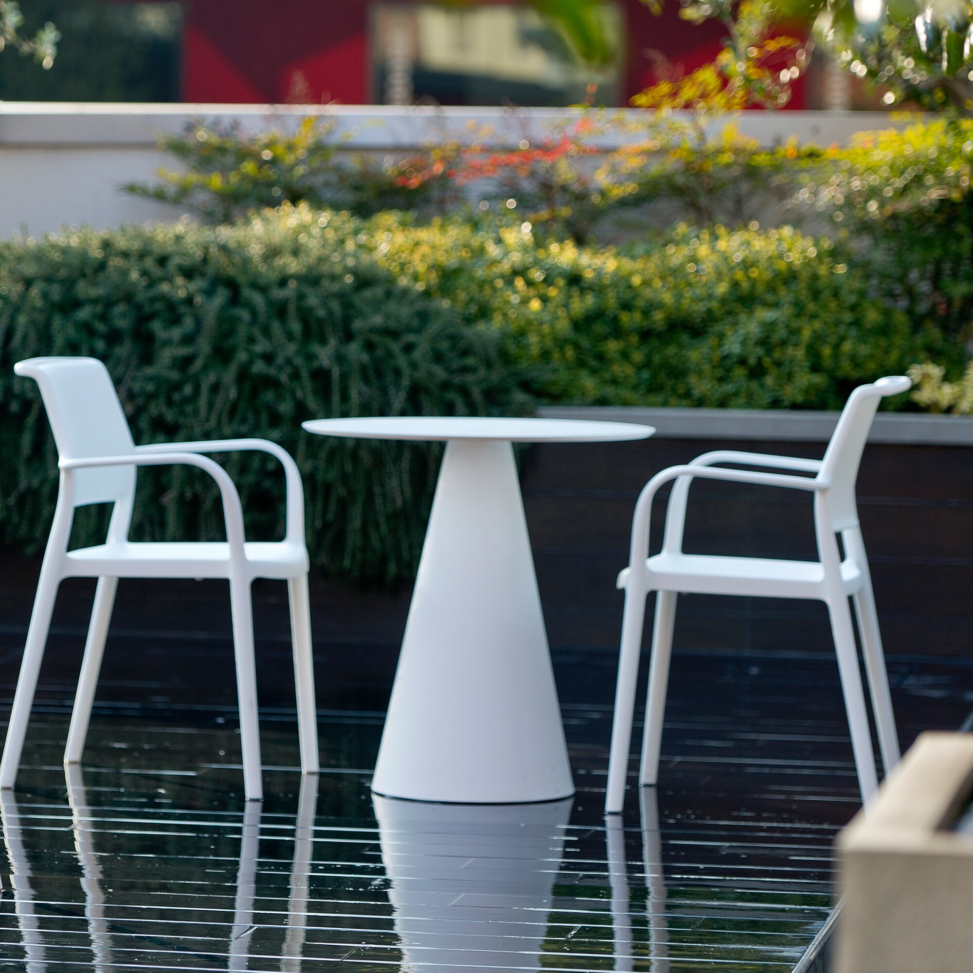 Ikon 865 Table Ø 69cm