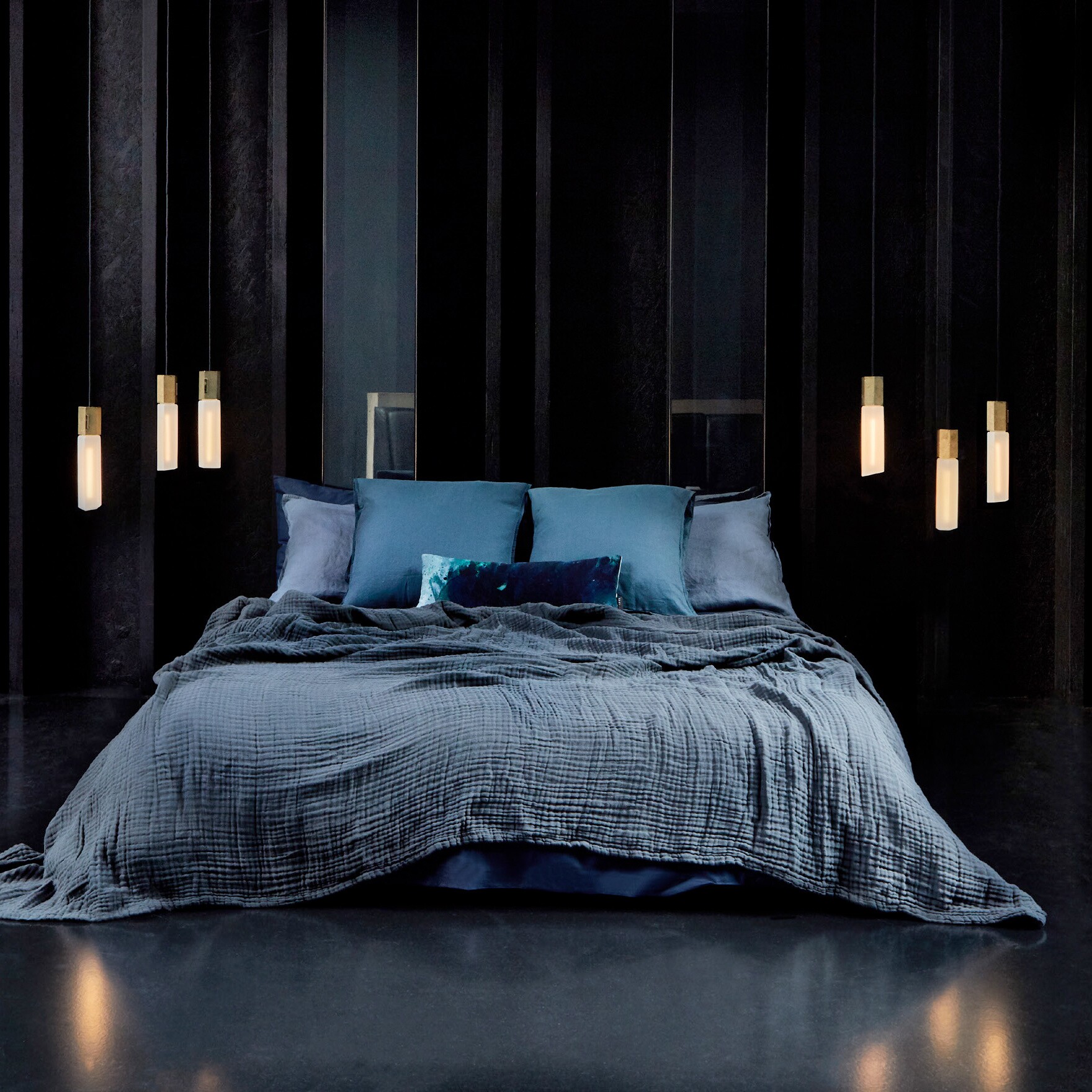 Basalt Triple Suspension Lamp