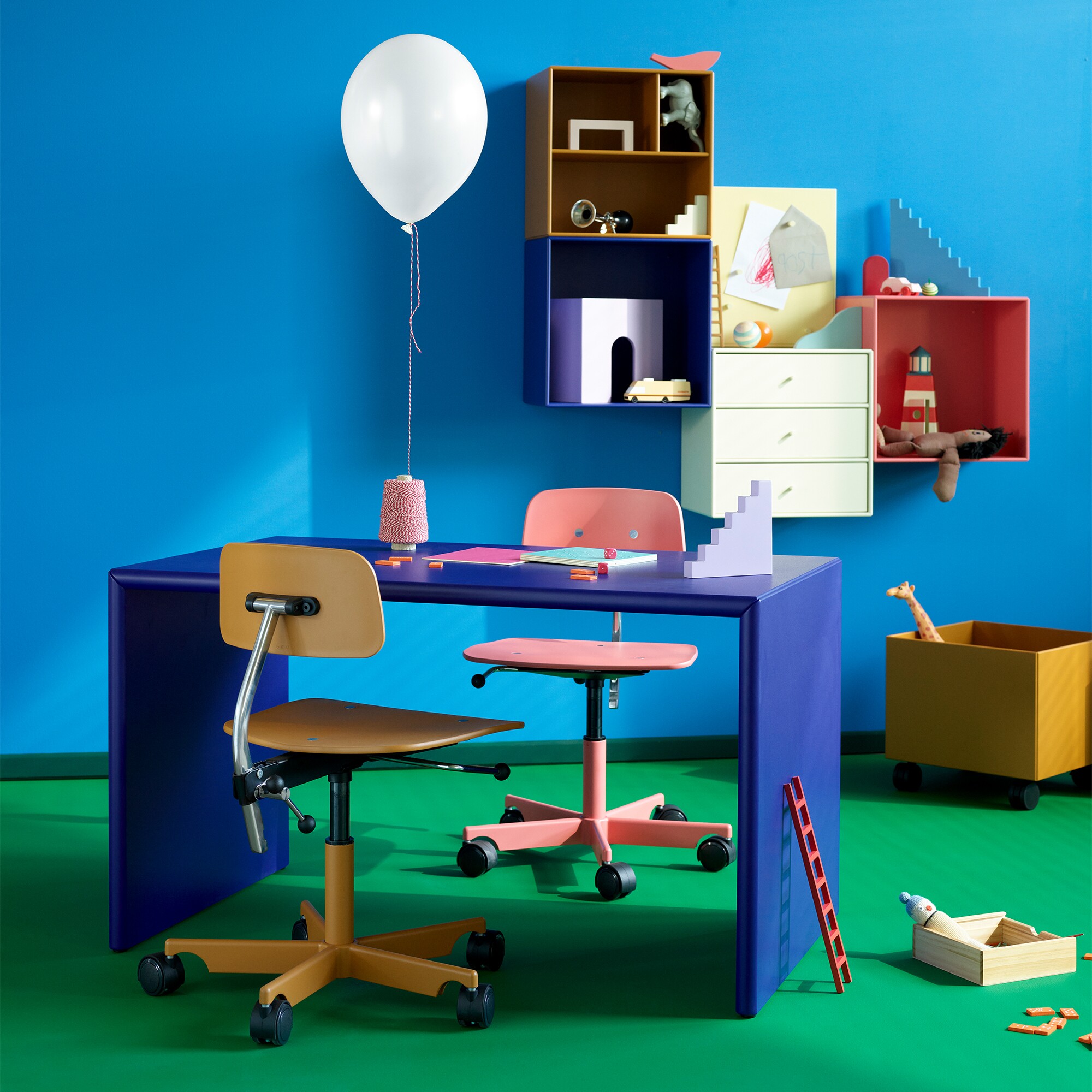 Monterey Kids Work Desk