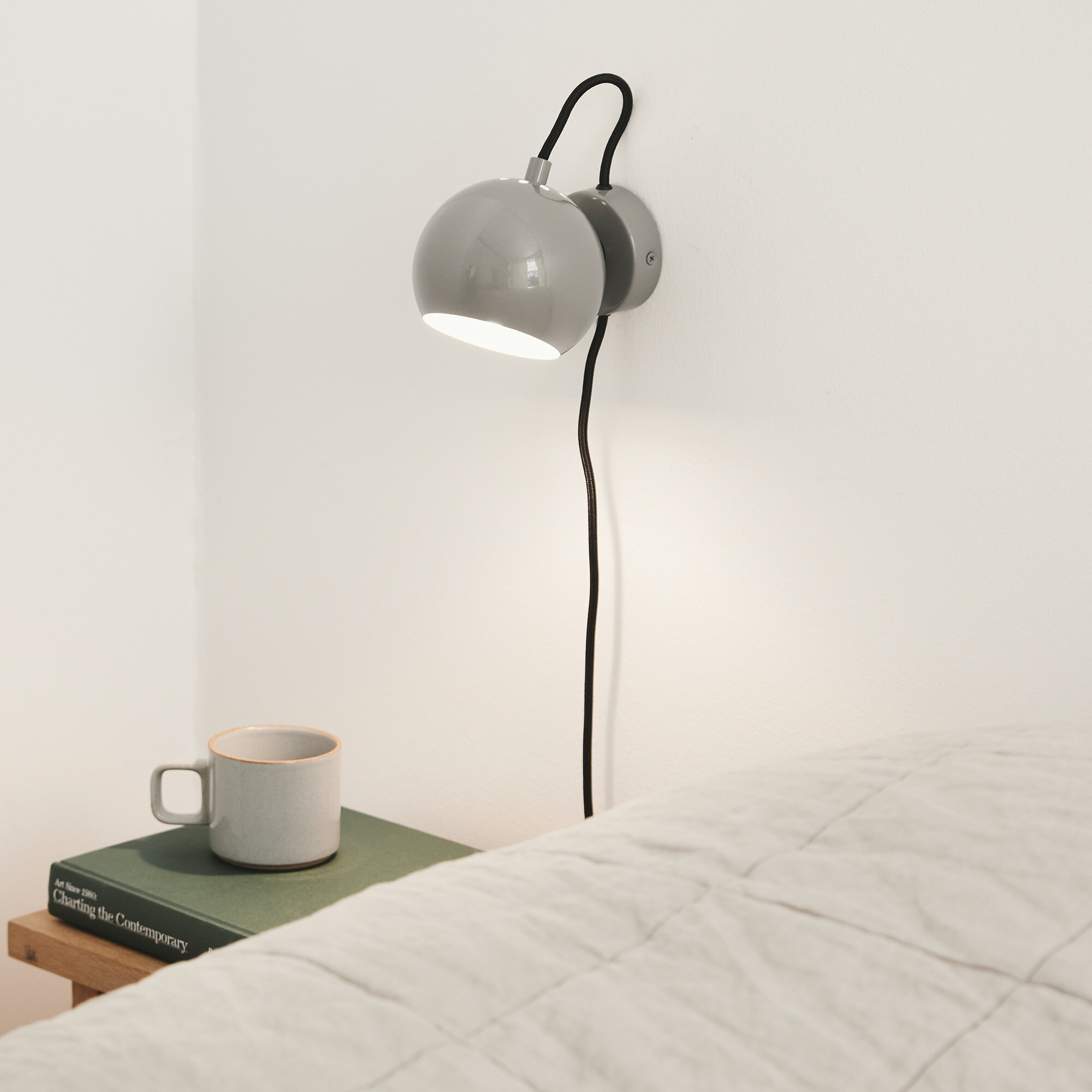 Ball Magnet Wall Lamp Glossy