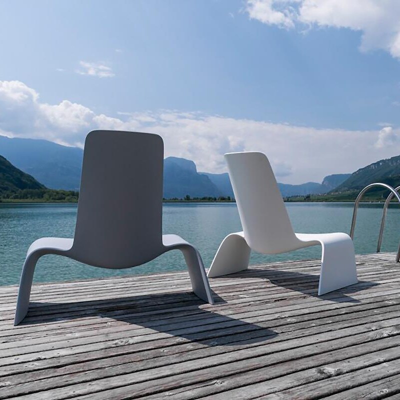 Land Outdoor Lounge Chair