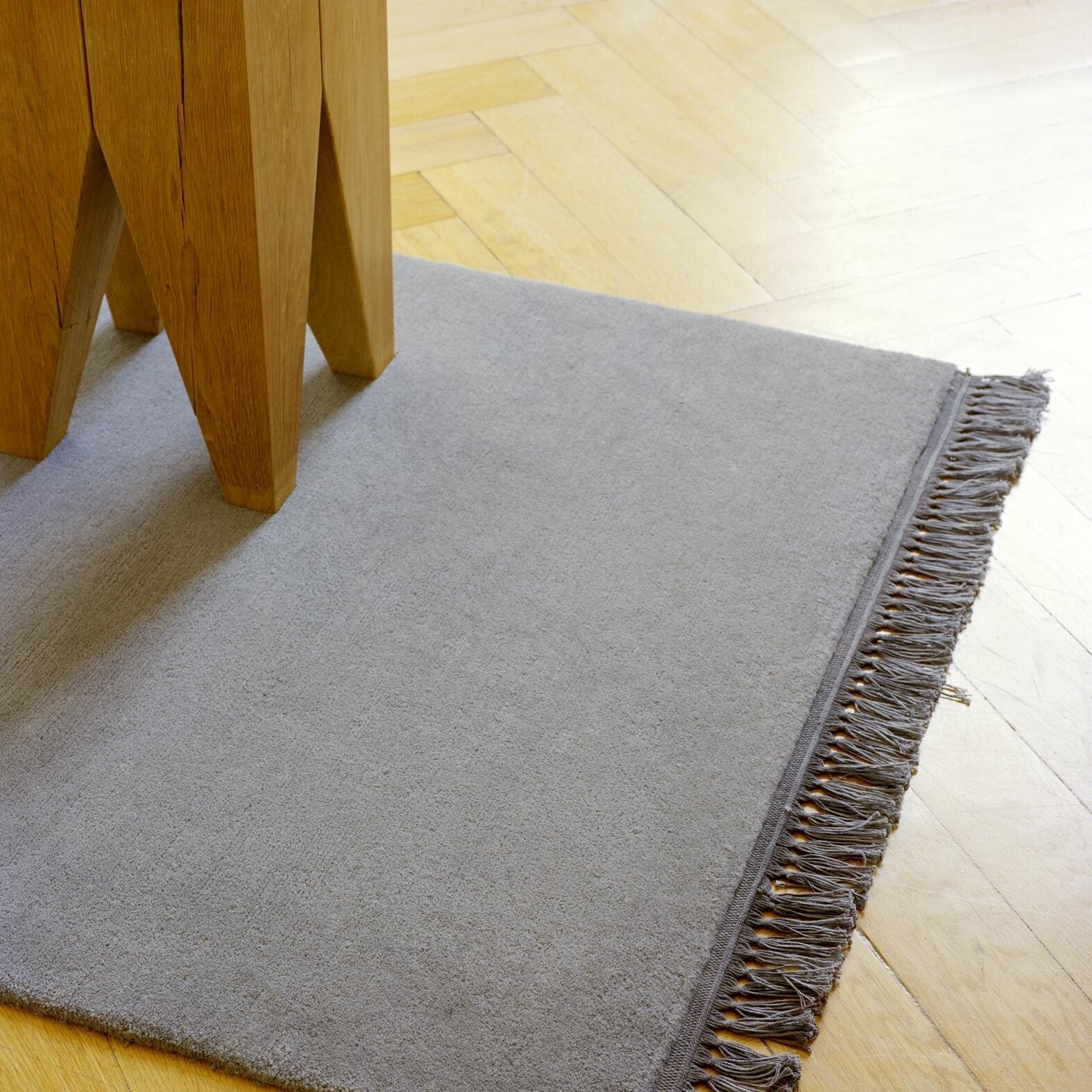 e15 ST04 Backenzahn Side Table