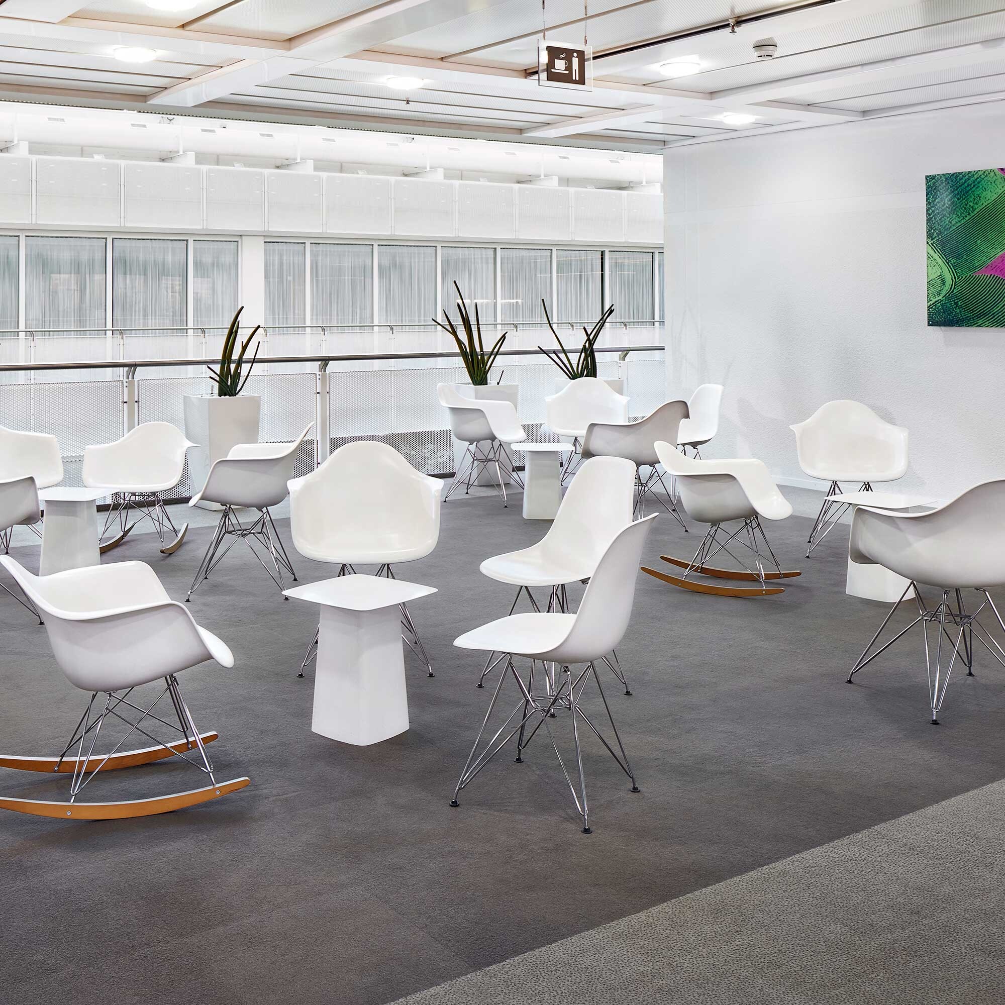 Eames Plastic Side Chair DSR Chromed Base Set of 4