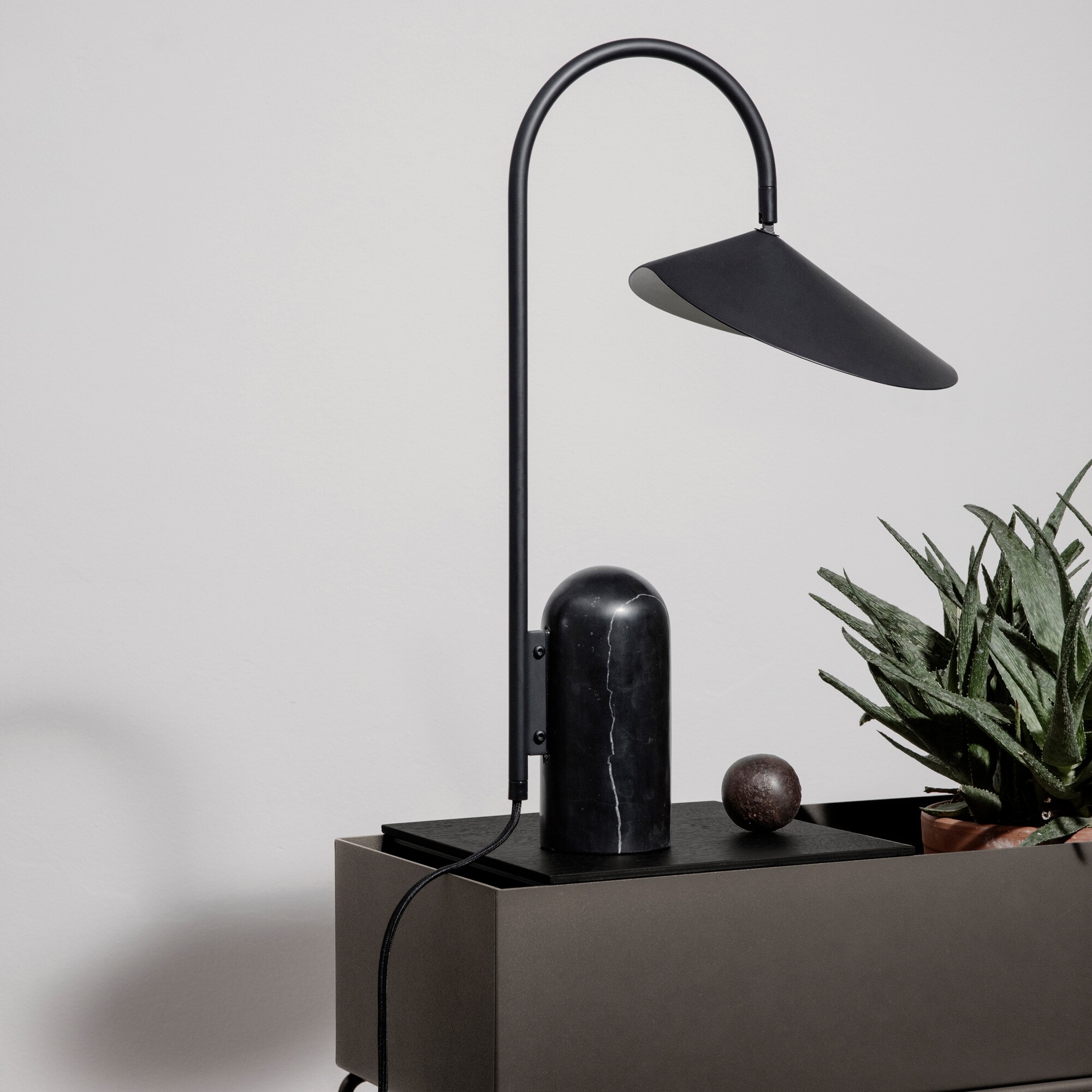 Arum Table Lamp