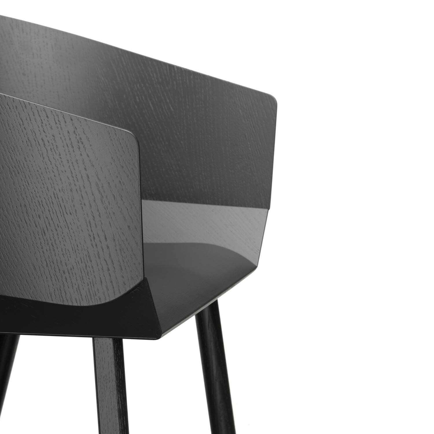 e15 CH04 Houdini Armchair