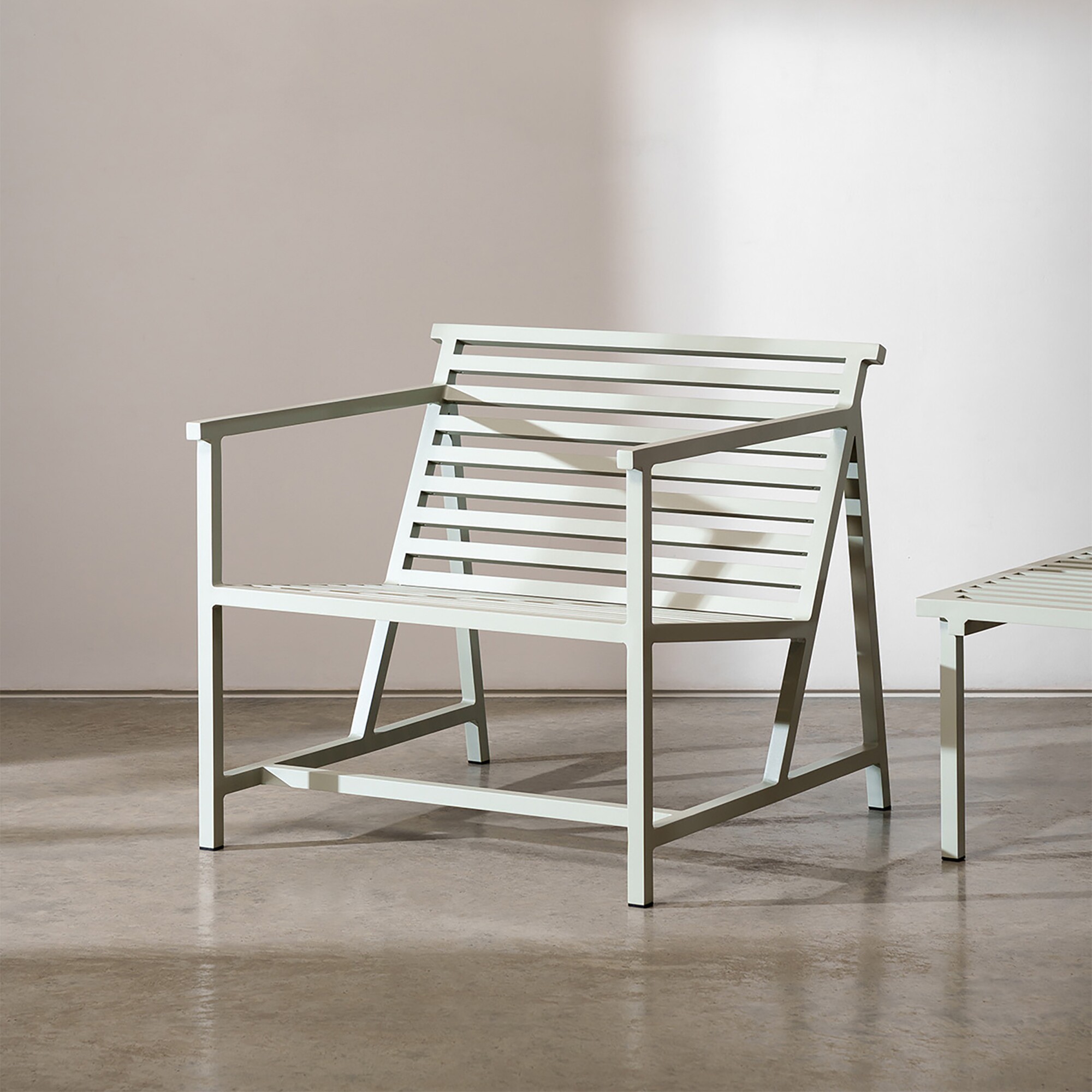 19 Outdoors Lounge Armchair