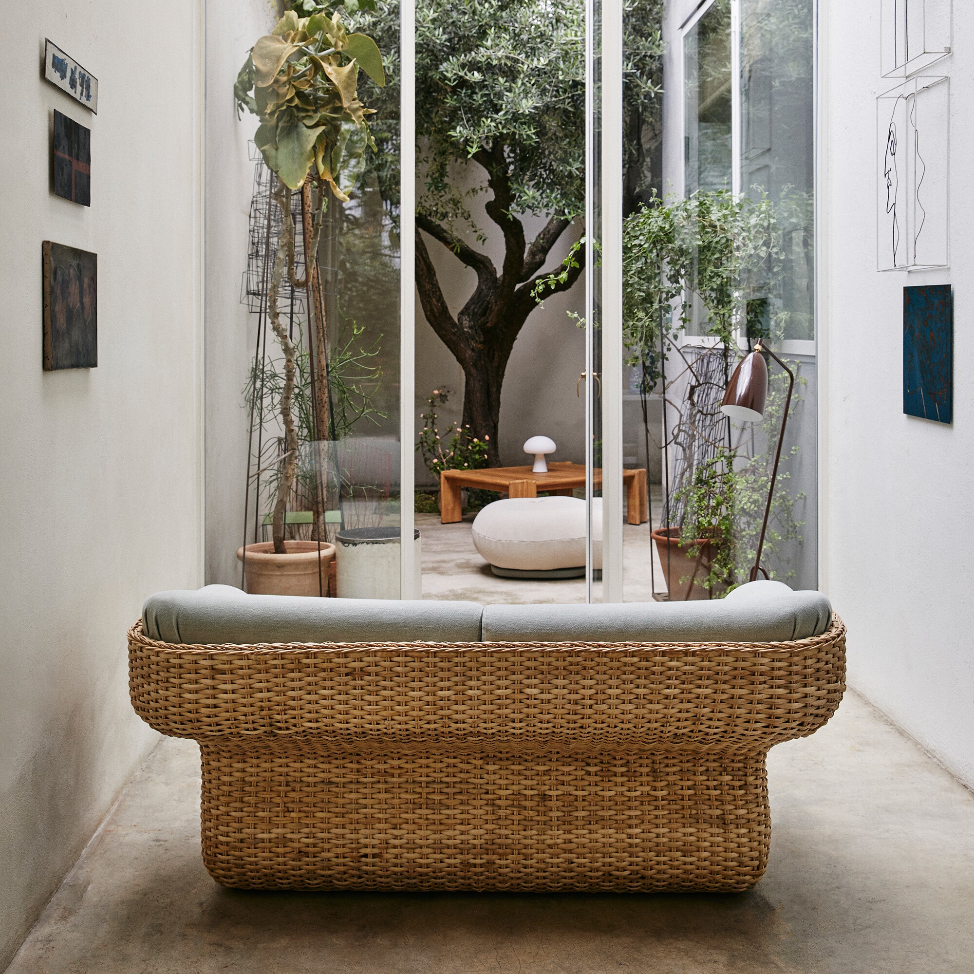 Gräshoppa Floor Lamp glossy