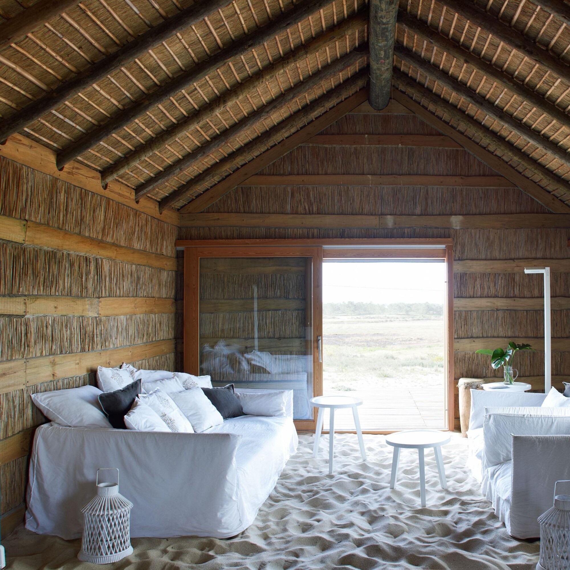 Ghost 16 Sofa 220x130cm