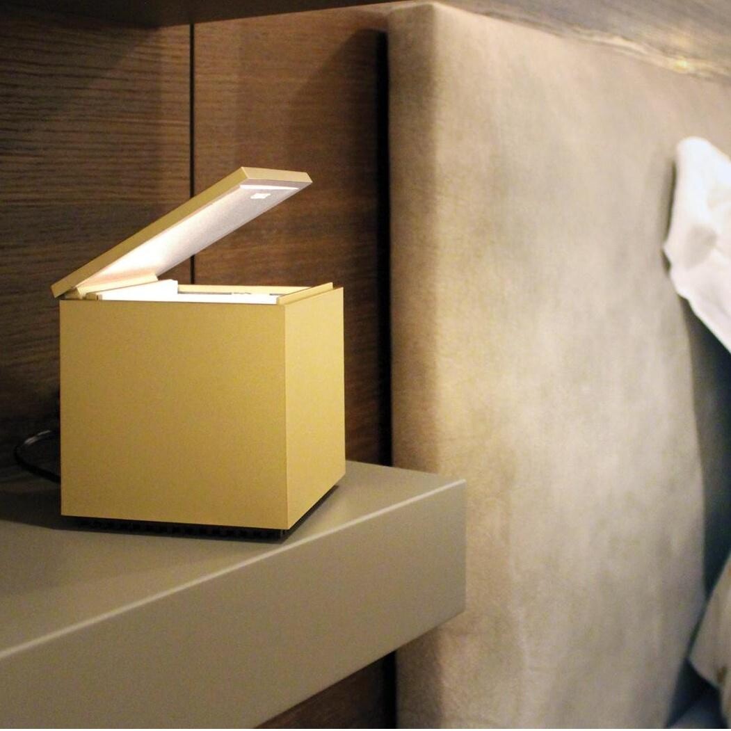 Cuboluce Wireless LED Battery Lamp