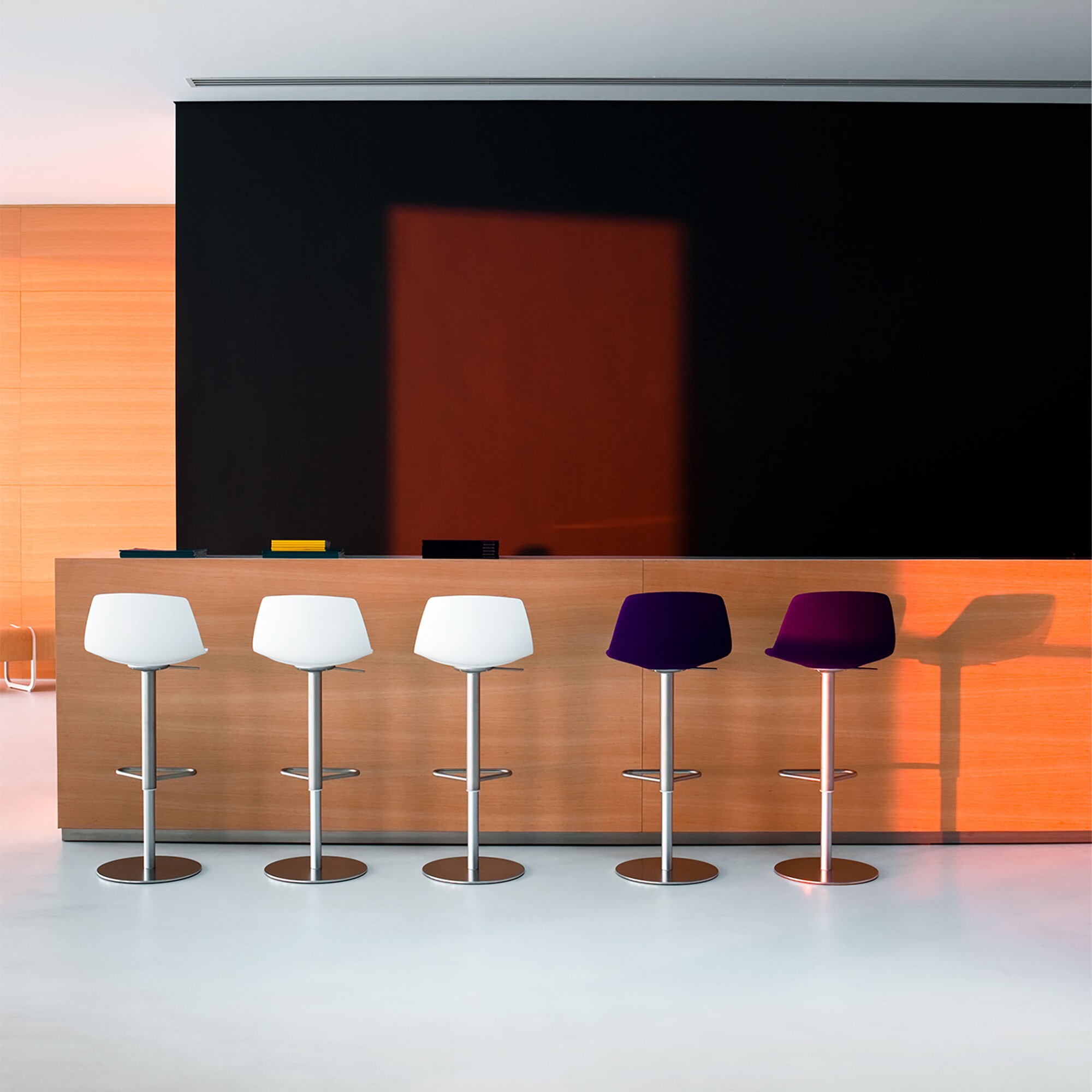 Miunn S104 Bar Stool Seat Leather 75-100cm