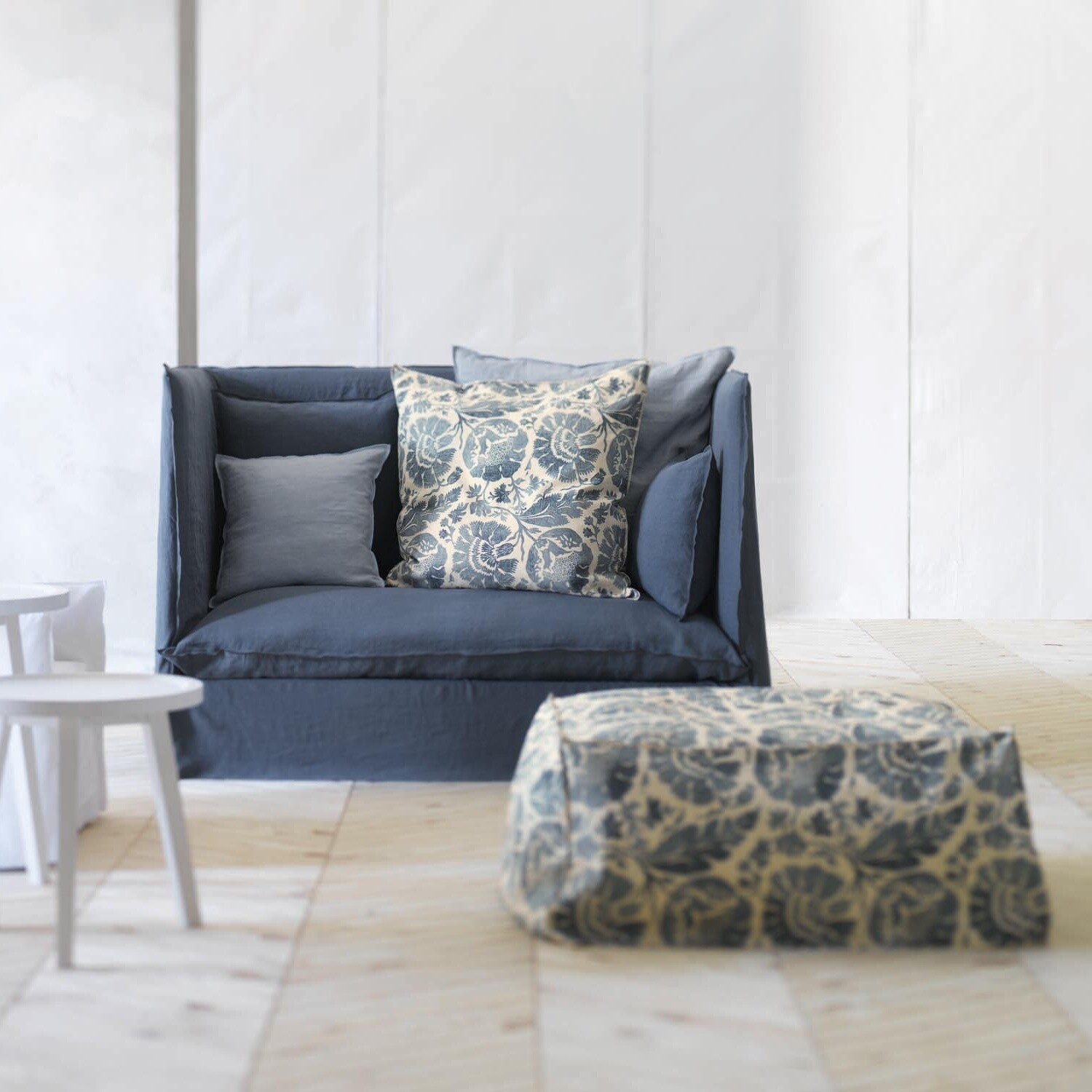 Ghost 08 Stool / Ottoman