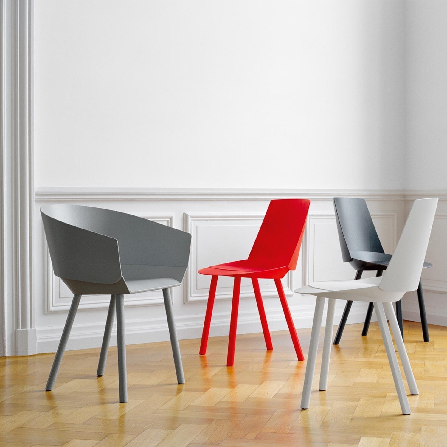 e15 CH04 Houdini Armchair