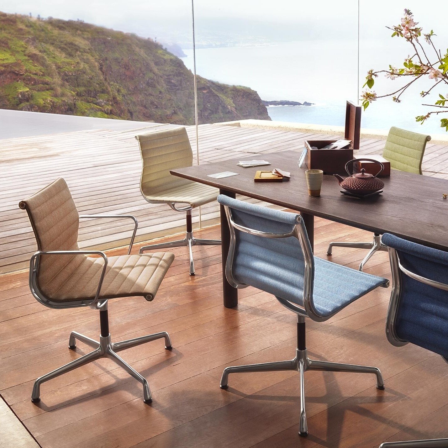 EA 104 Aluminium Chair Armchair