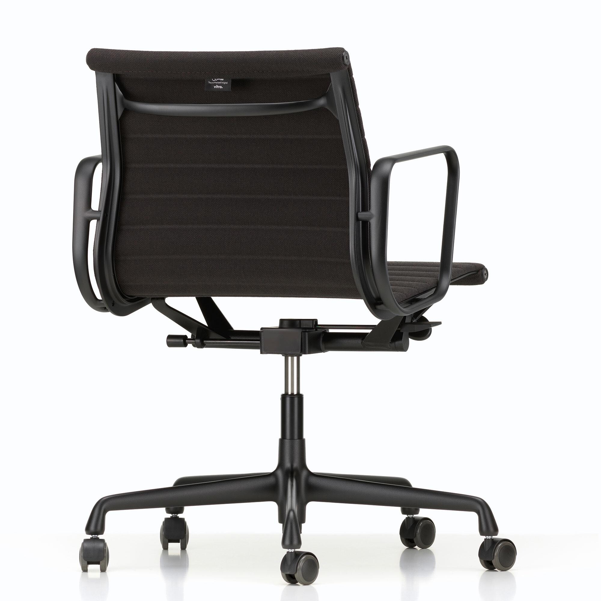EA 117 Aluminium Chair Black Base