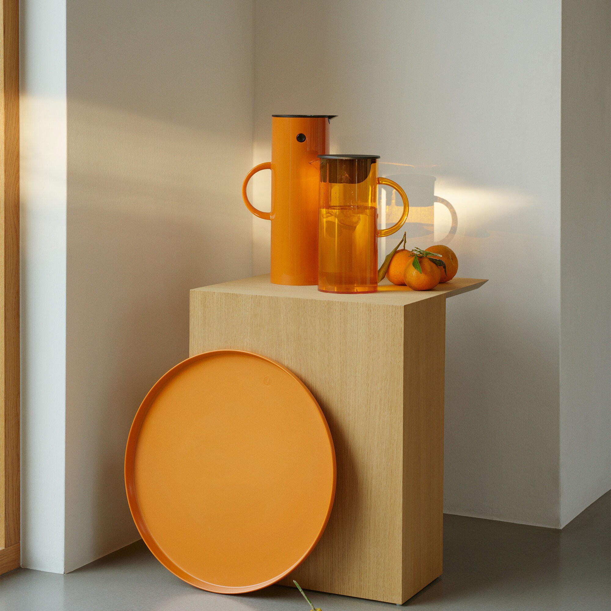 EM77 Water Jug With Lid