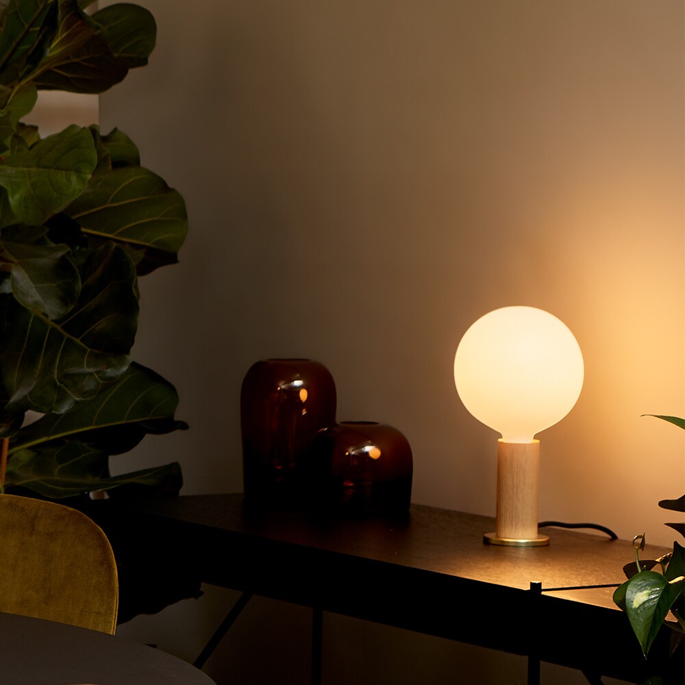 Oak Knuckle Table Lamp With Sphere IV LED E27 8W Dim To Warm