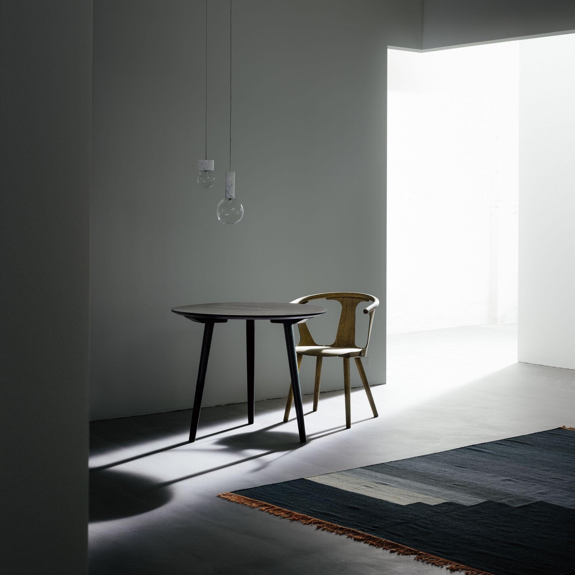 In Between SK3 Dining Table