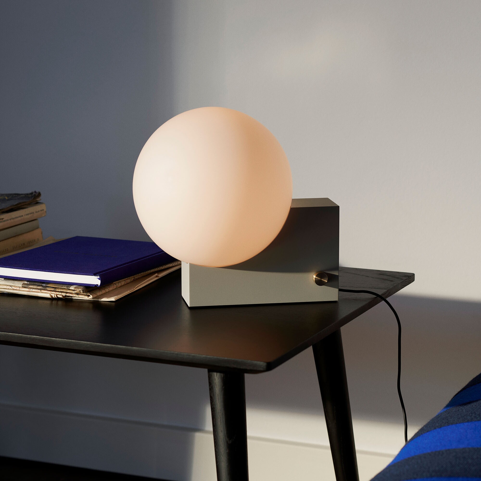 Journey SHY1 LED Table /Wall Lamp