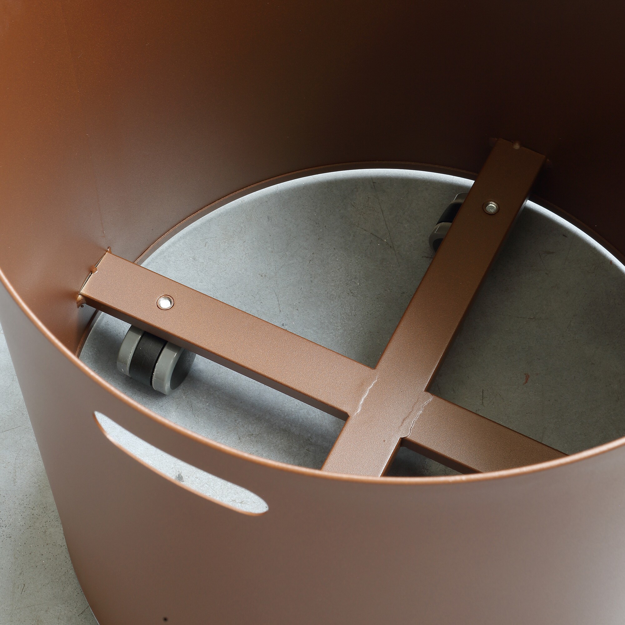 Irony Pot Flower Pot