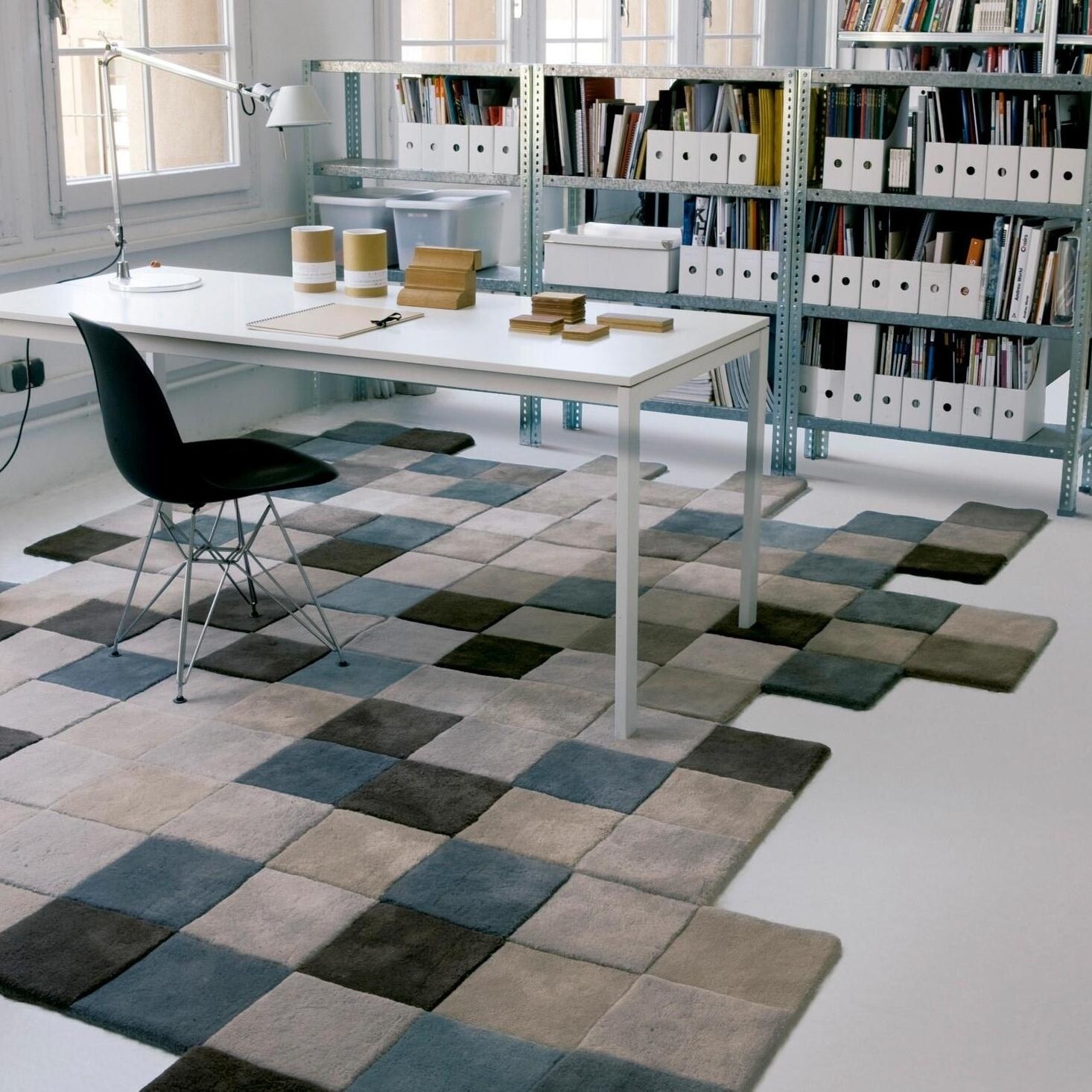 Eames Plastic Side Chair DSR Chromed Base