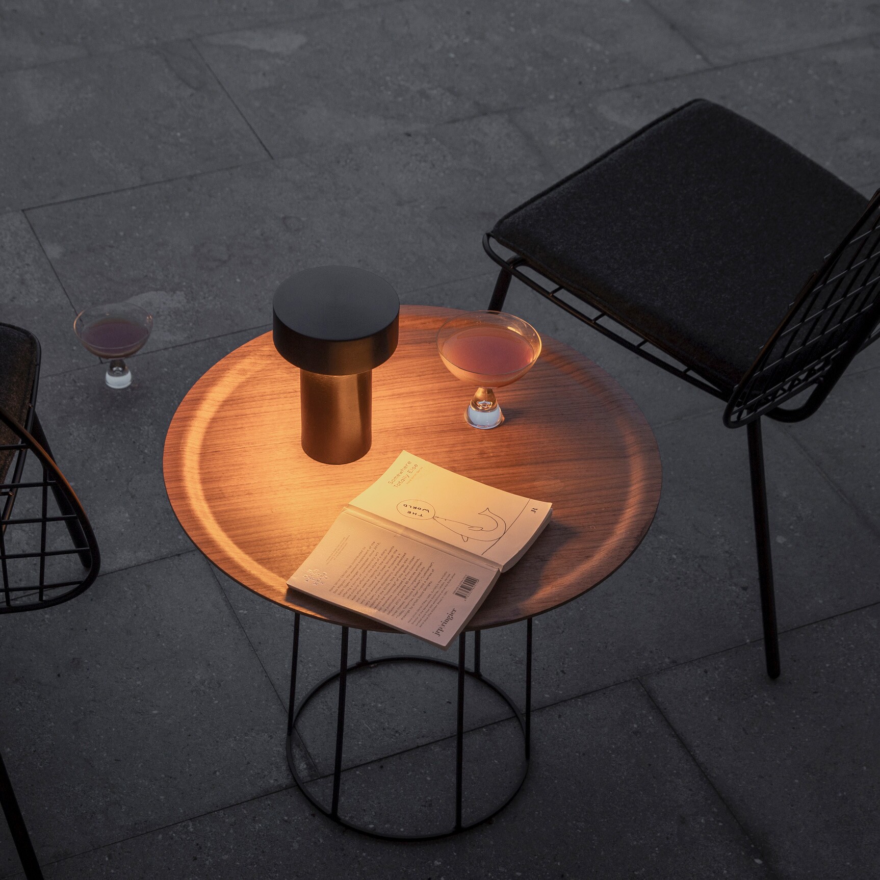 Column Table Lamp with Battery