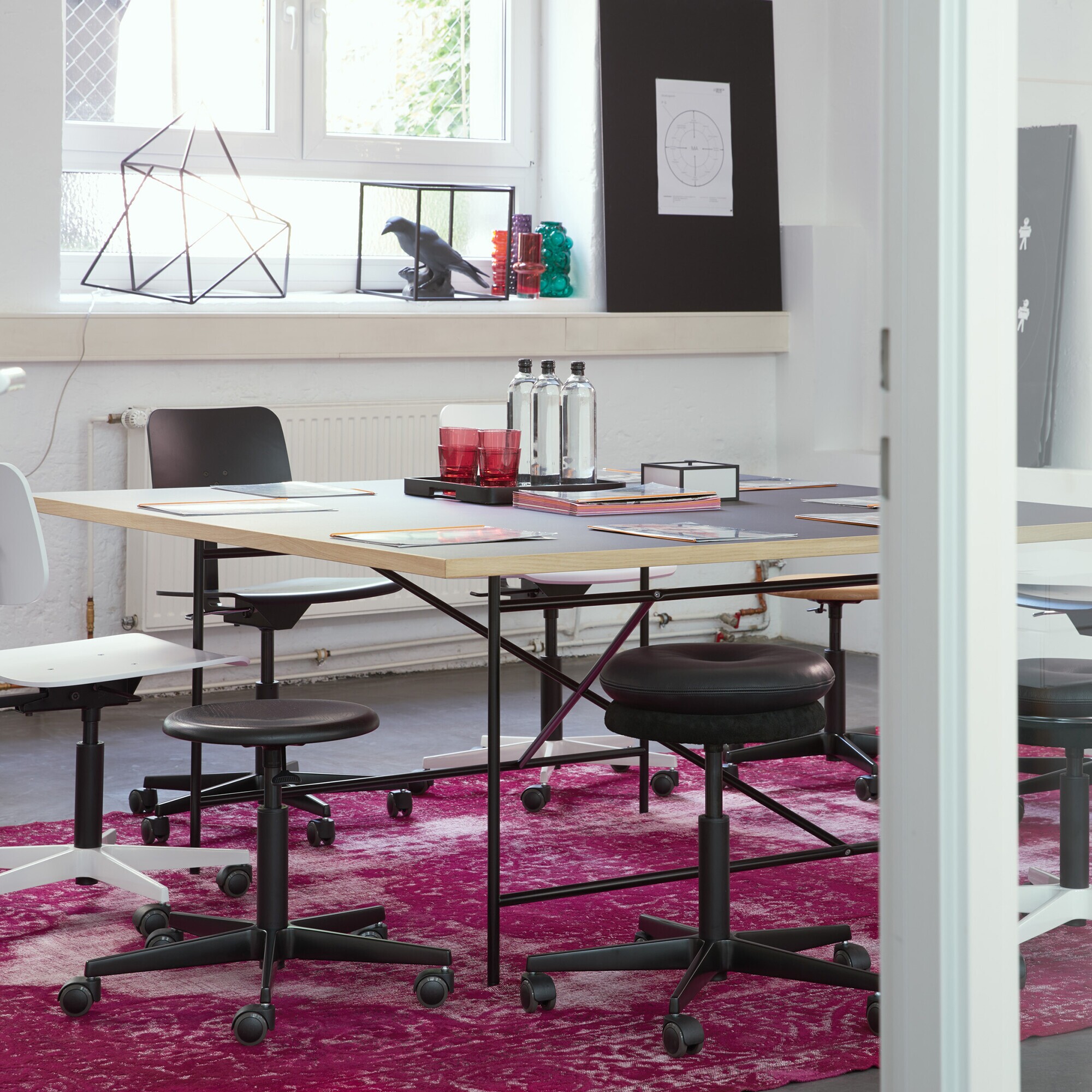 Mr. Round Swivel Stool Height Adjustable