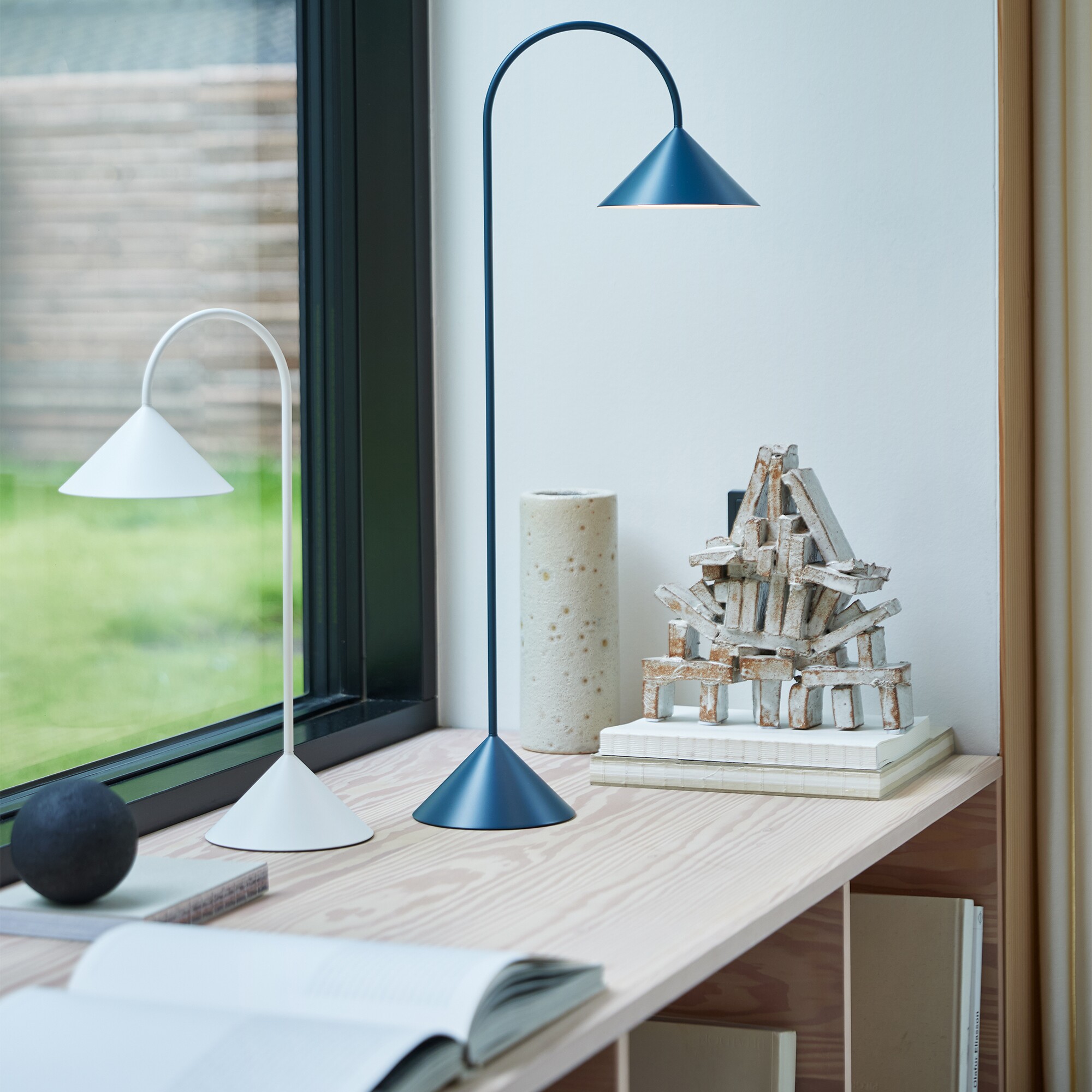 Grasp LED Battery Lamp Portable H 47cm