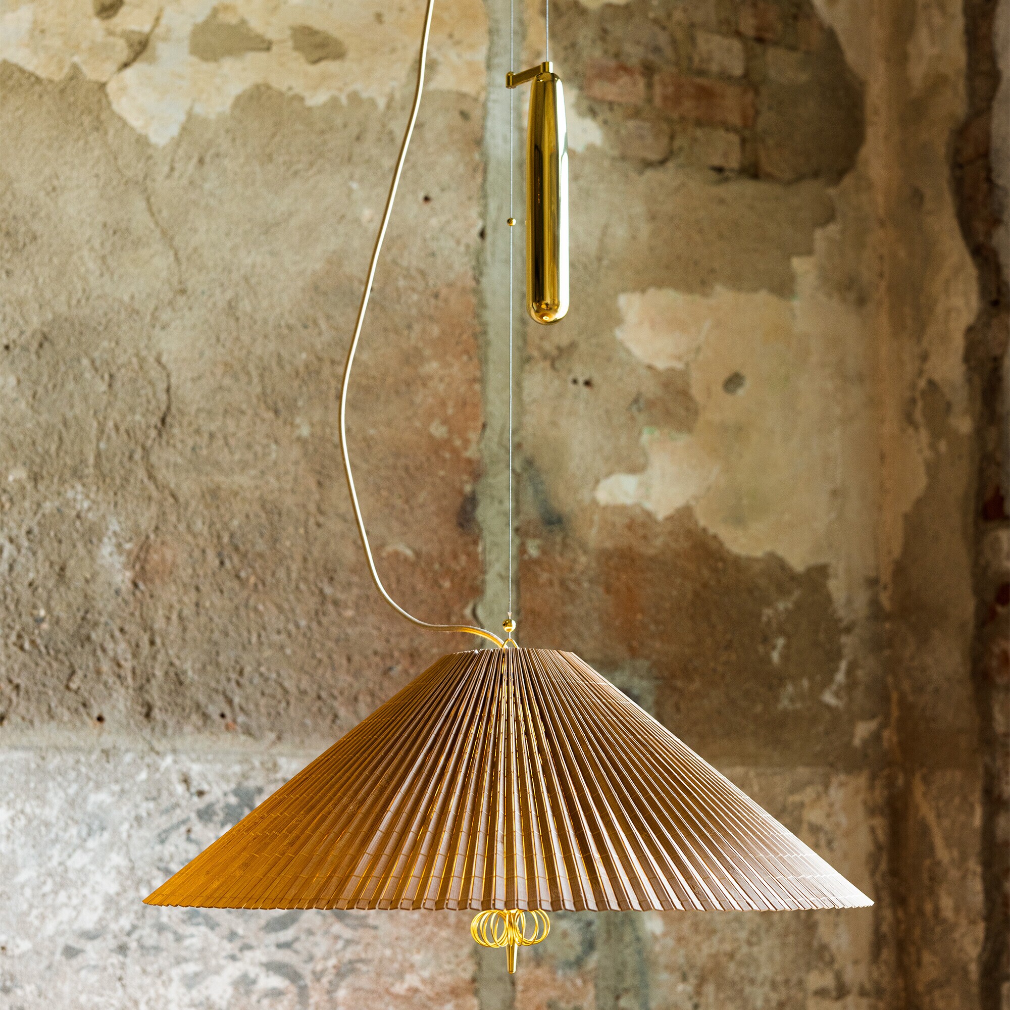 A1972 Suspension Lamp with Counterweight