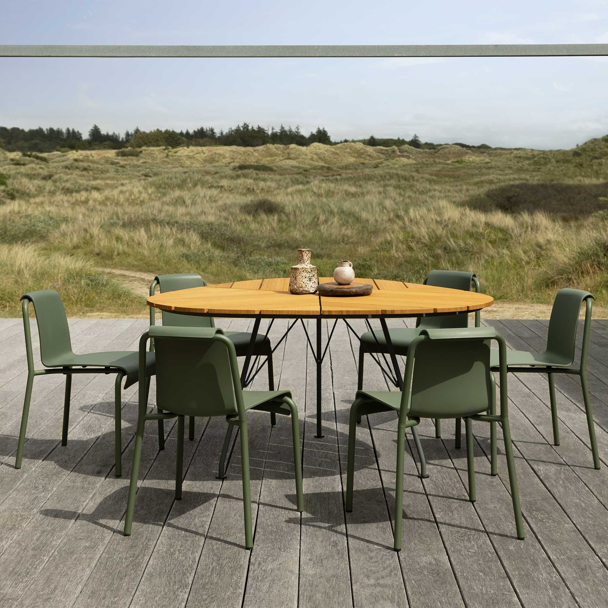 Leaf Outdoor Table Ø 146cm