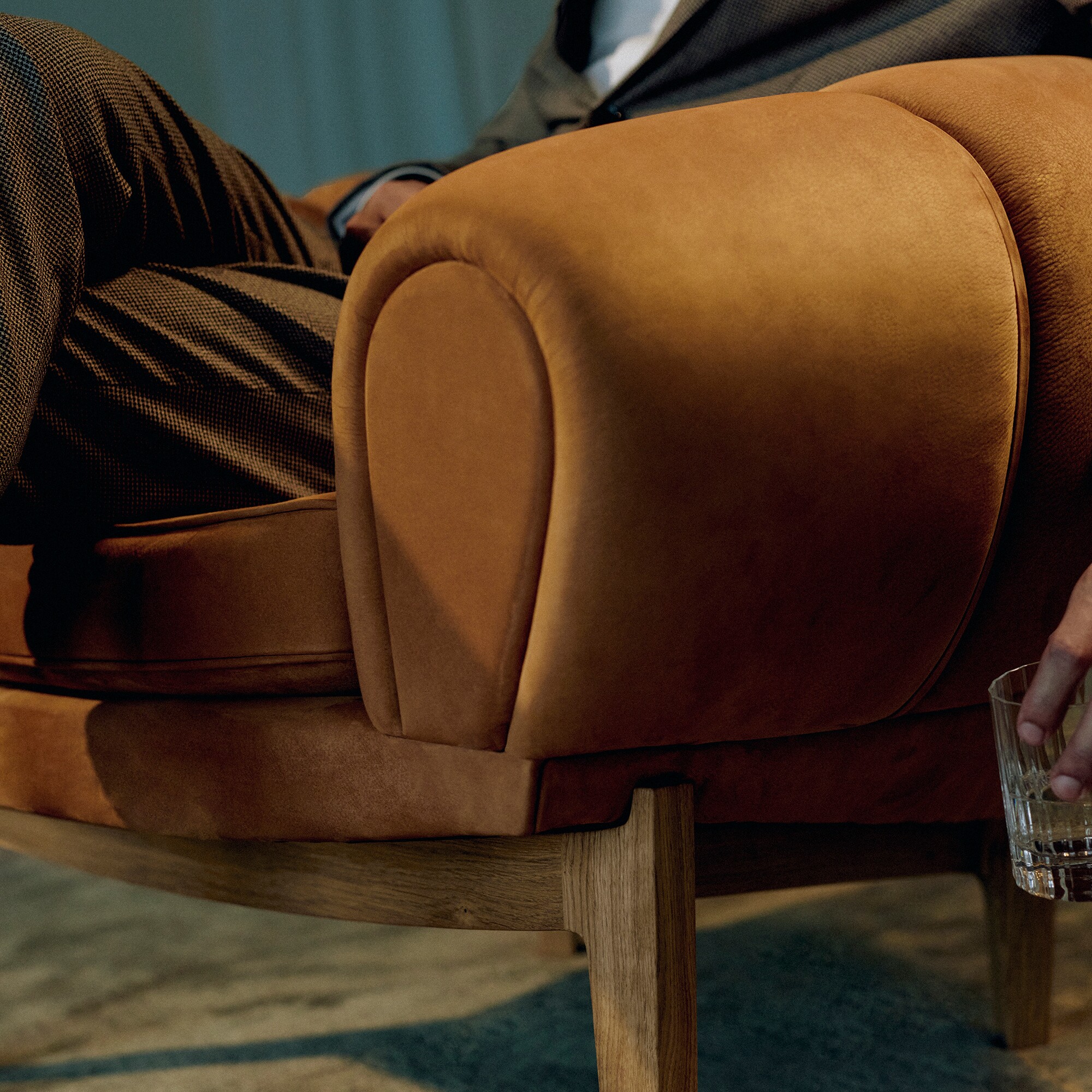 Croissant Lounge Chair Leather