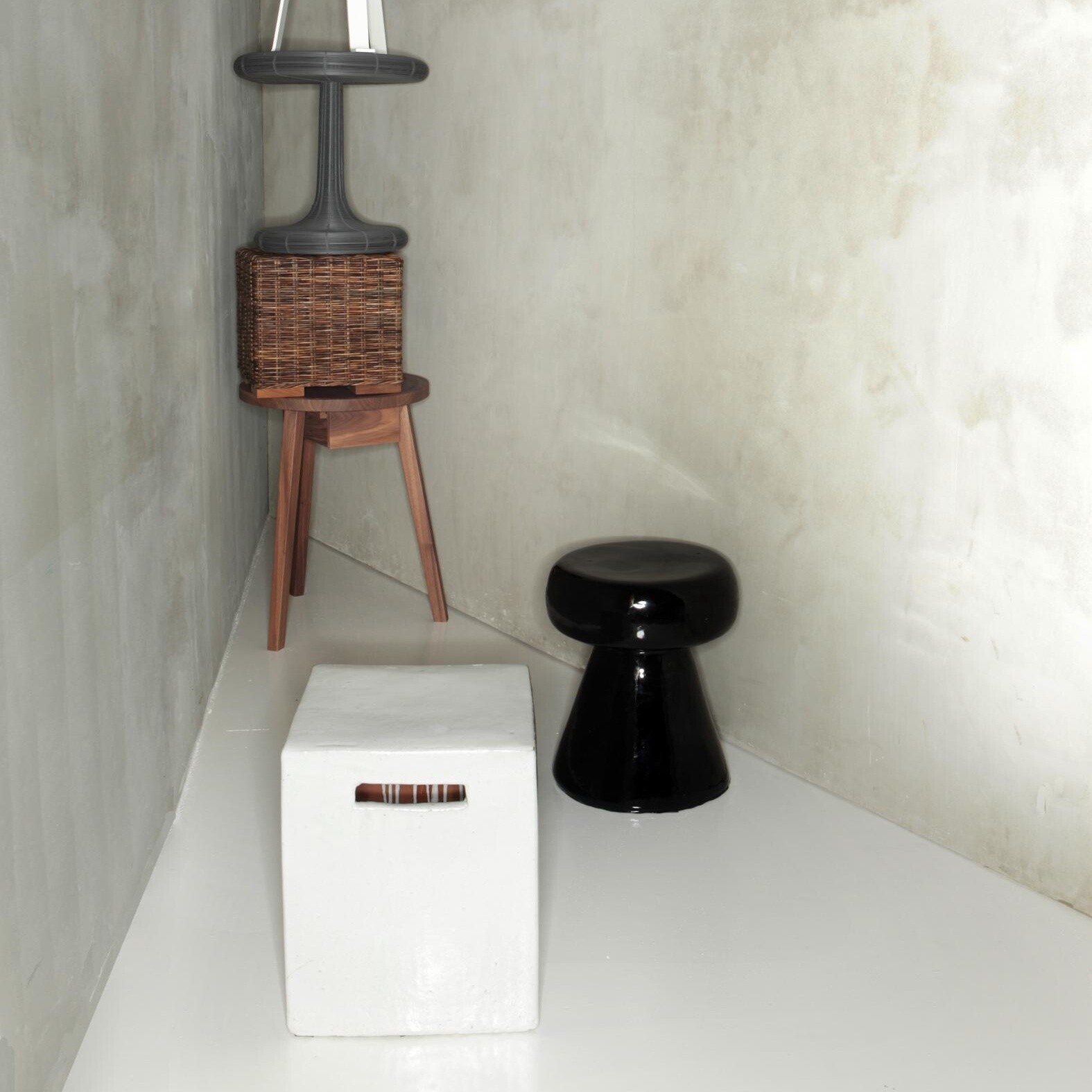 Inout Side Table / Stool