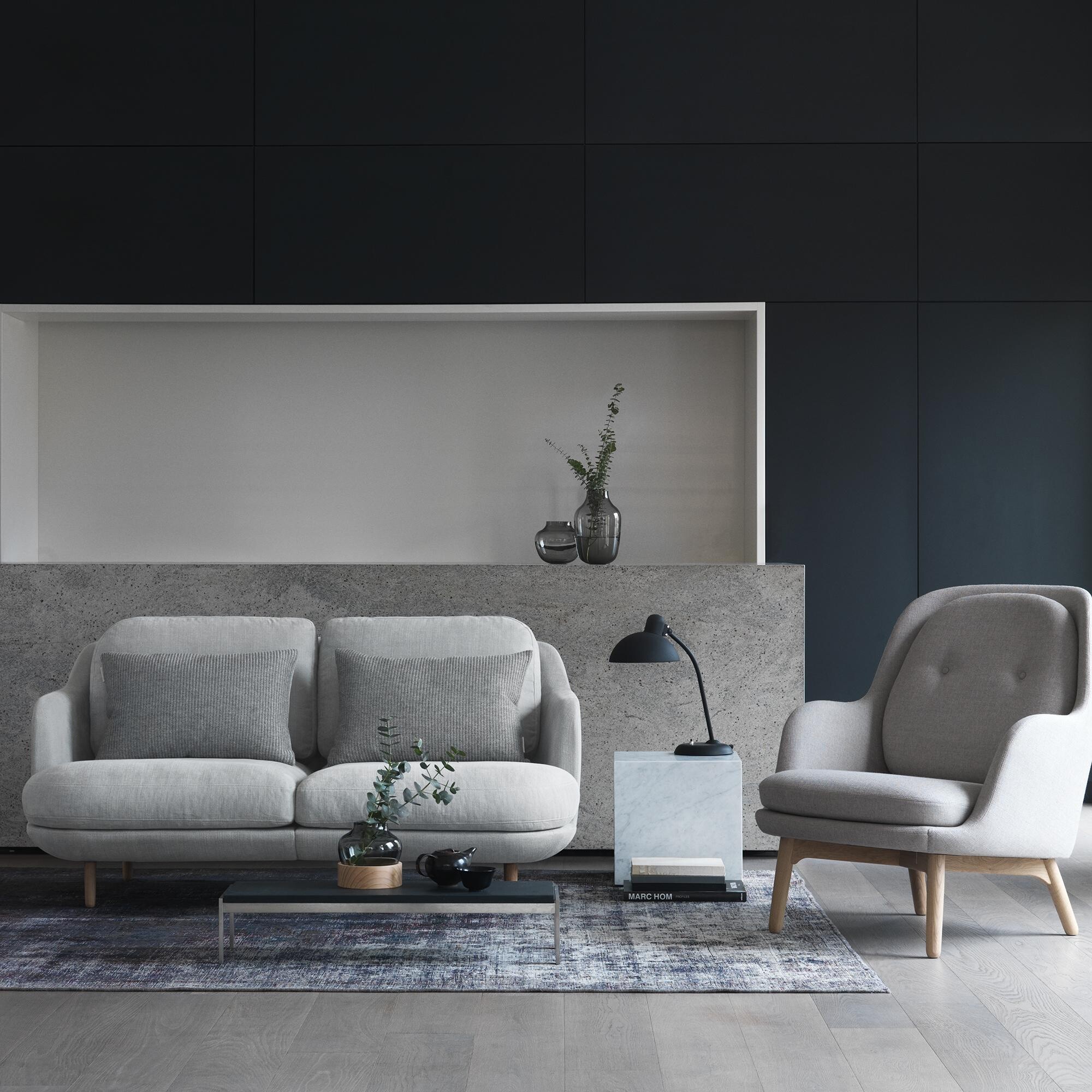 Lune™ JH200 2-Seater Sofa Aluminium Feet