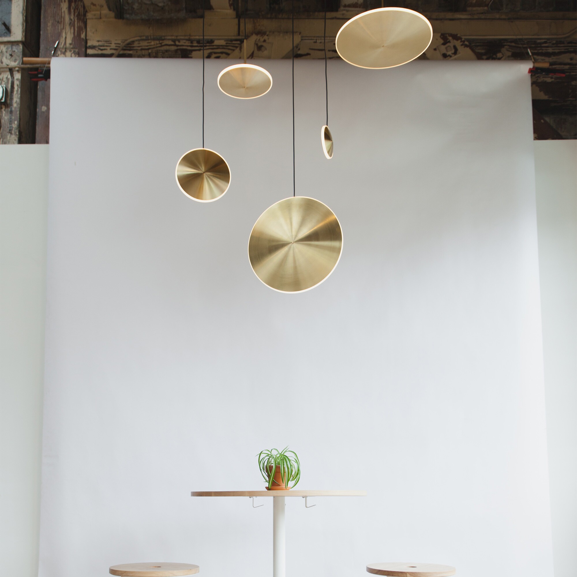 Chrona Dish h LED Suspension Lamp