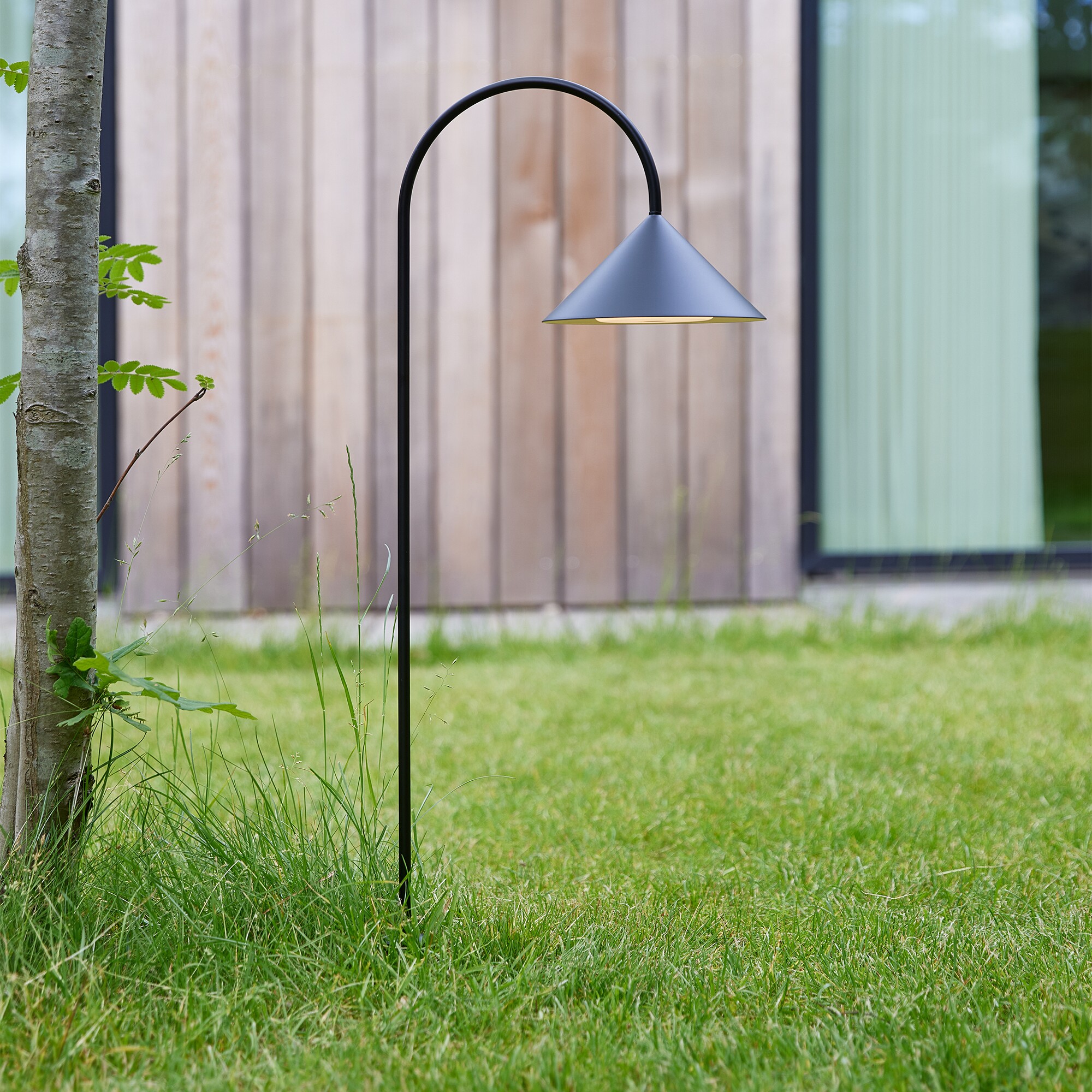 Grasp LED Battery Light with Spear Portable