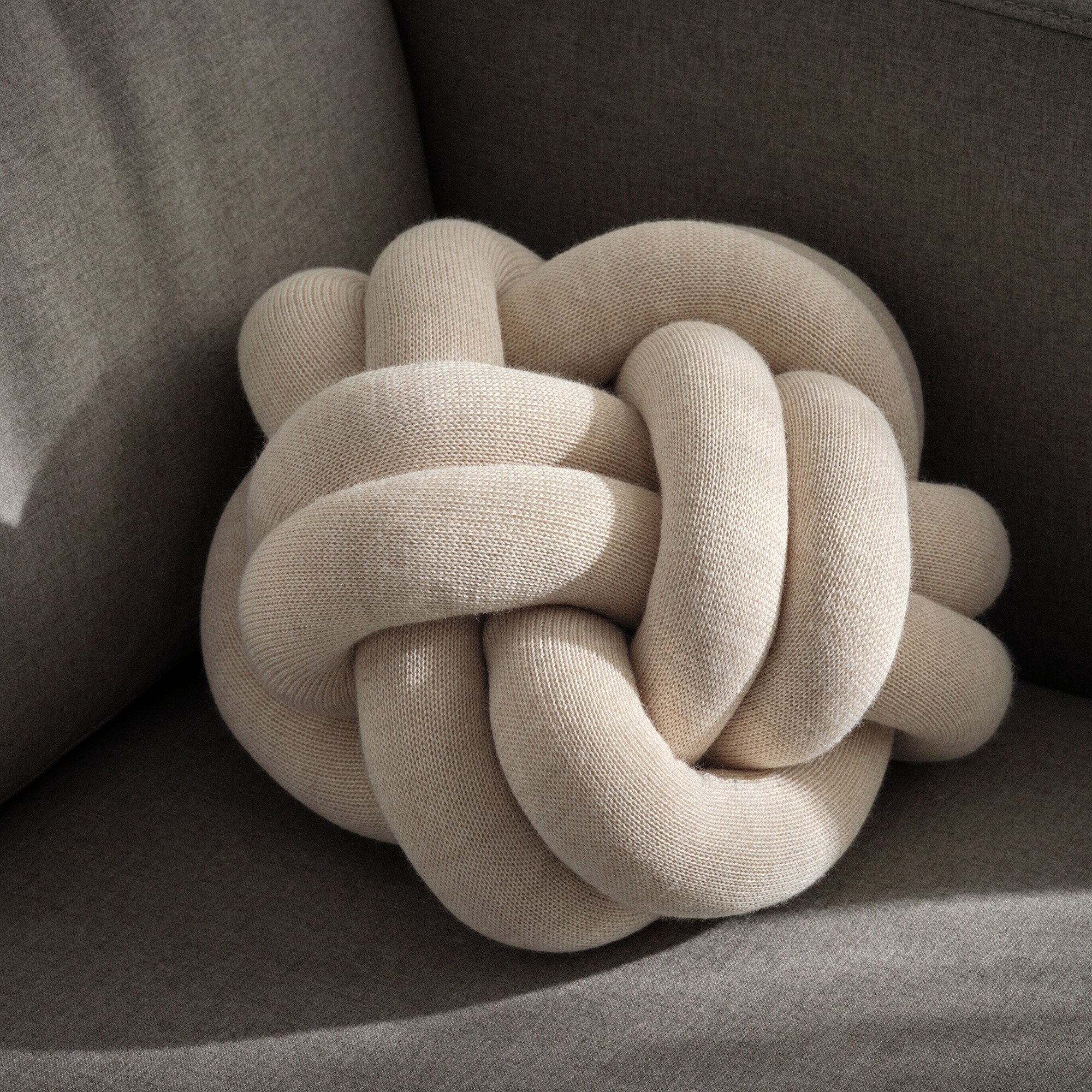 Knot Cushion