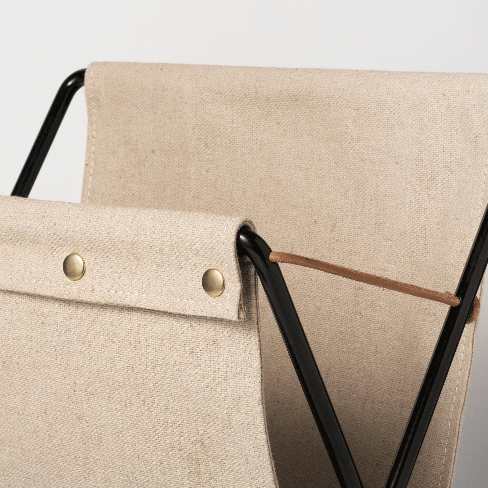 Herman Magazine Stand