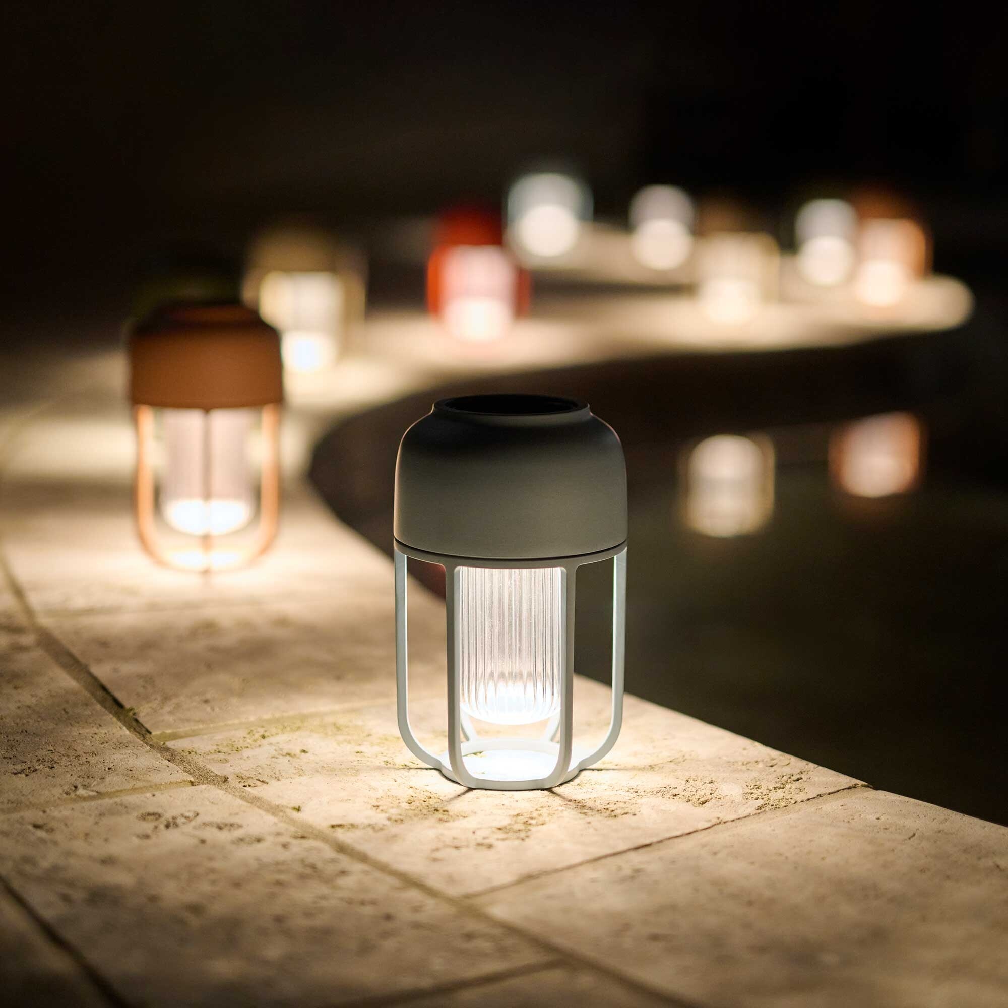 Light No1 LED Solar Table Lamp with Battery