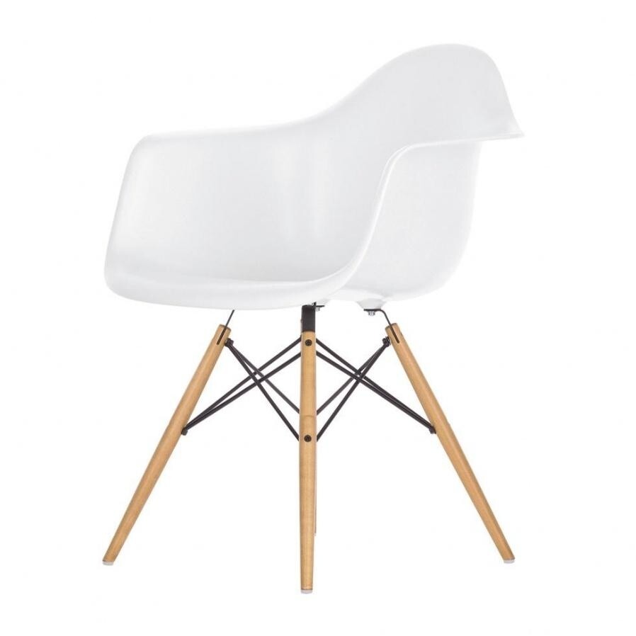 Eames Plastic Armchair DAW Golden Maple Base