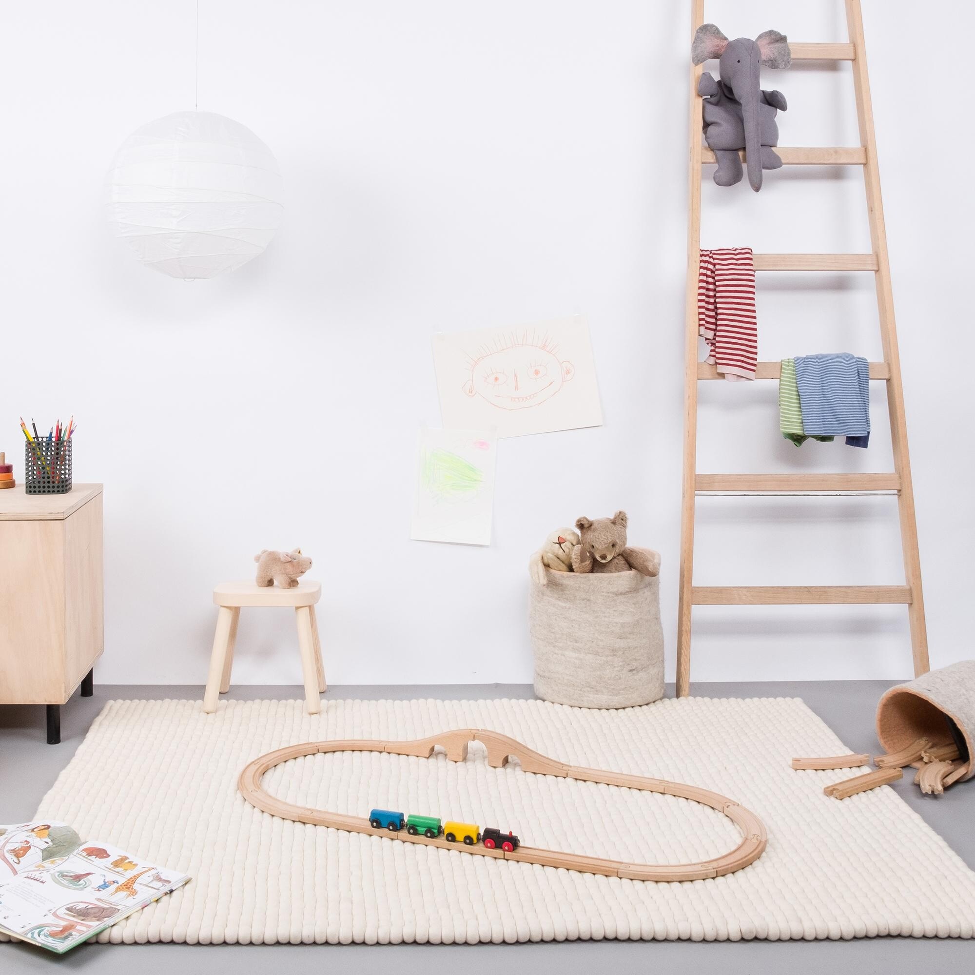 Linéa Felt Ball Rug rectangular