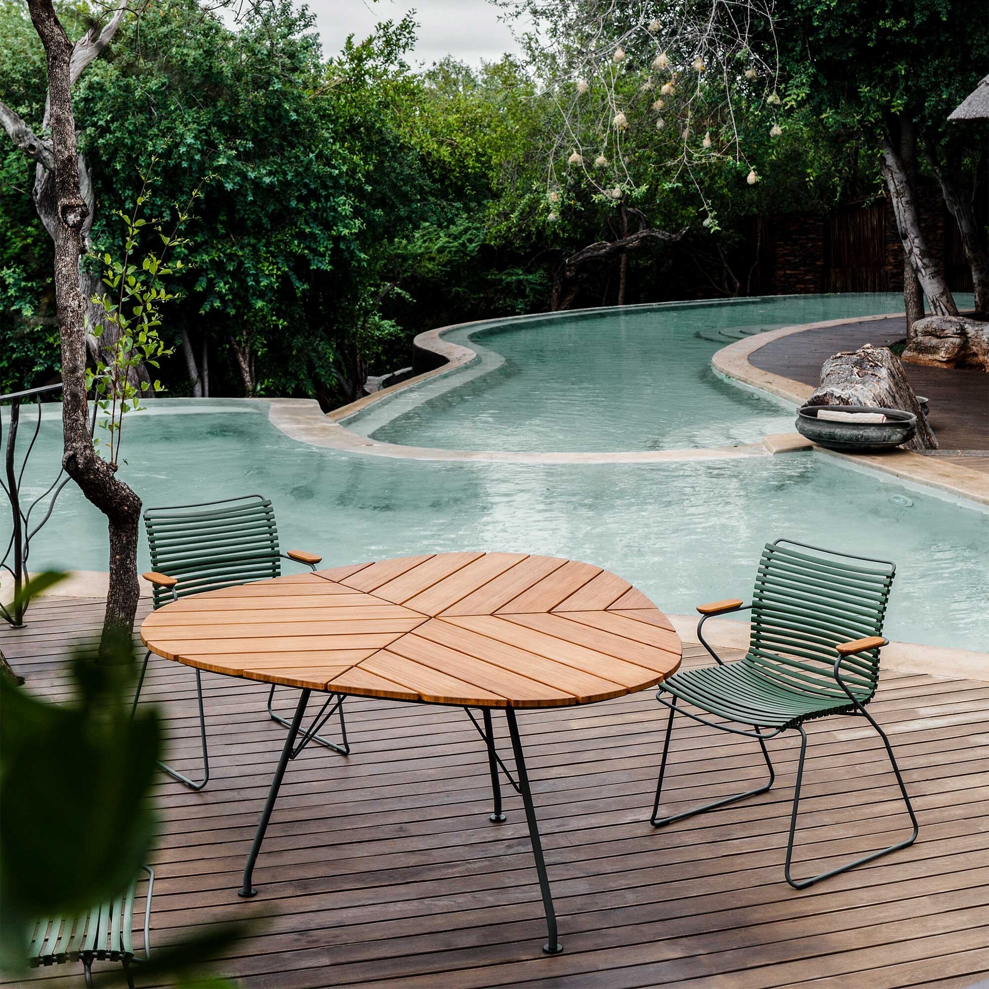 Leaf Outdoor Table Ø 146cm