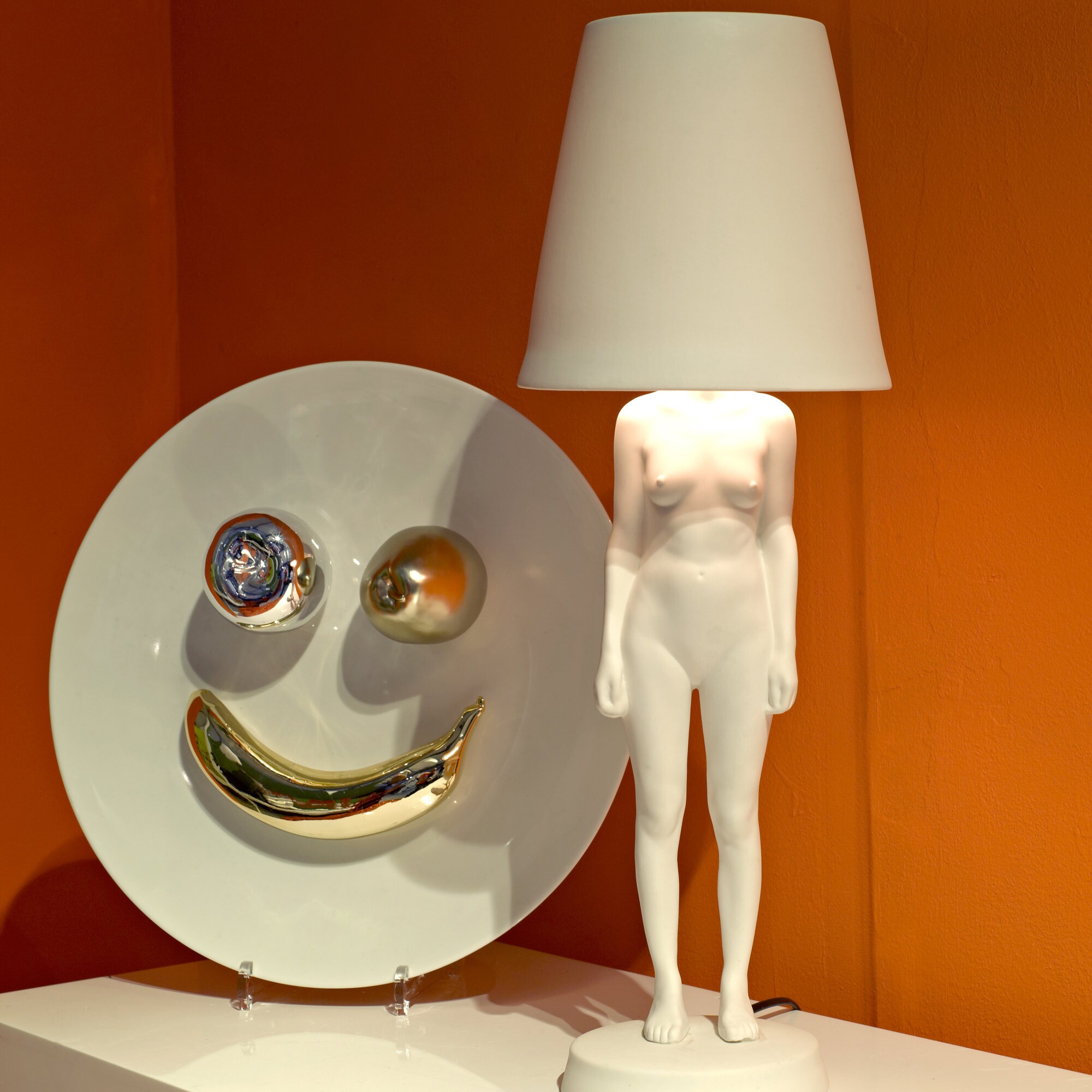 Hiding Lady Table Lamp