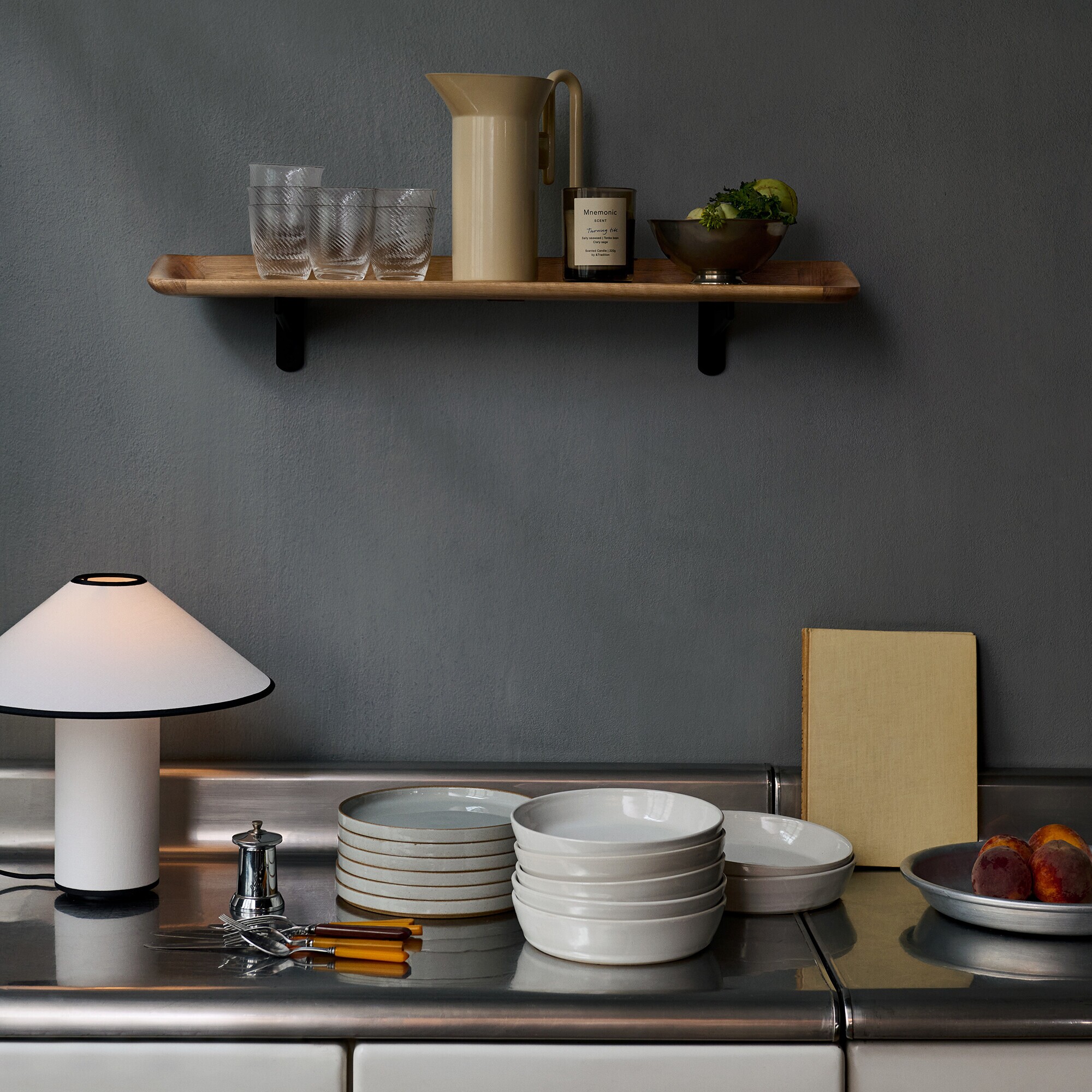 Guild HM14 Wall Shelf 75cm